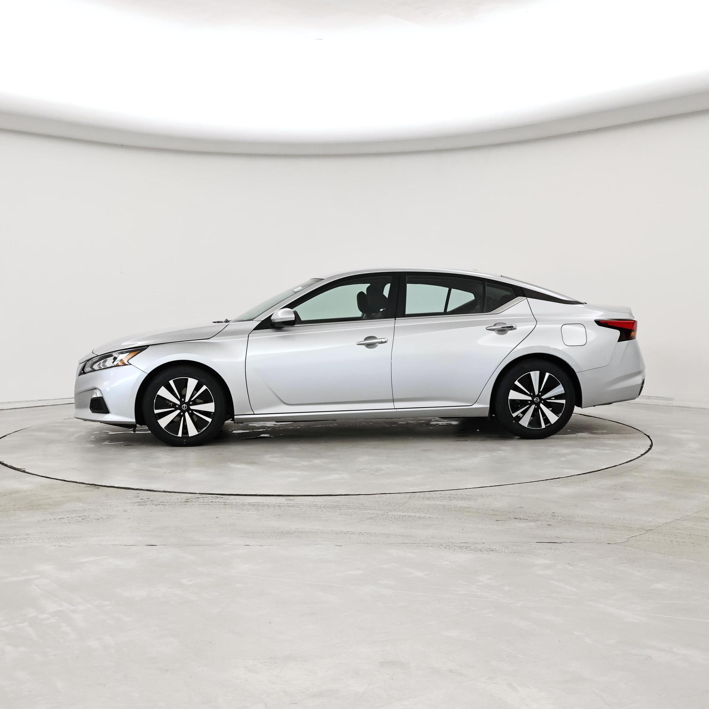 Thumbnail: 2022 Nissan Altima - 3
