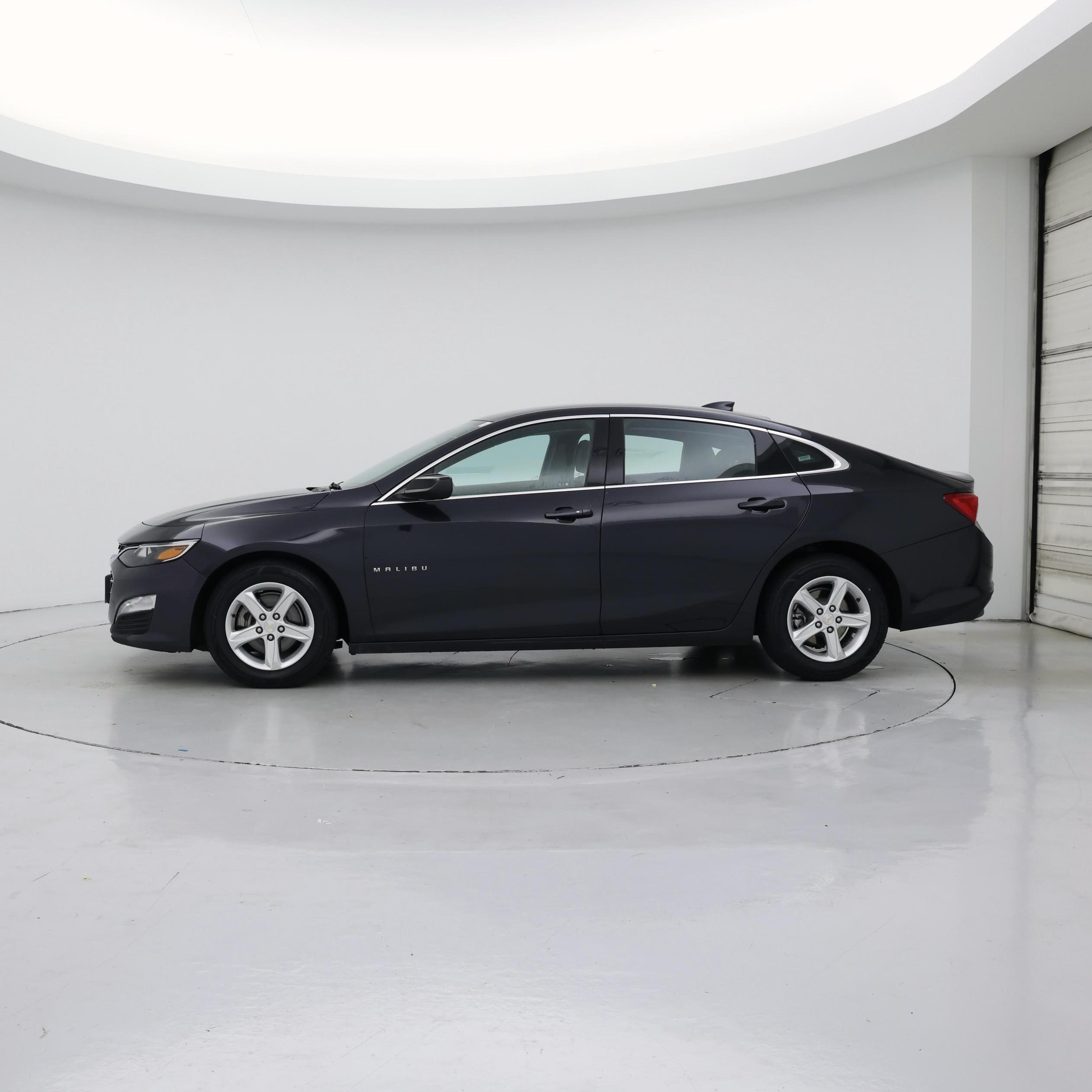 Thumbnail: 2023 Chevrolet Malibu - 3