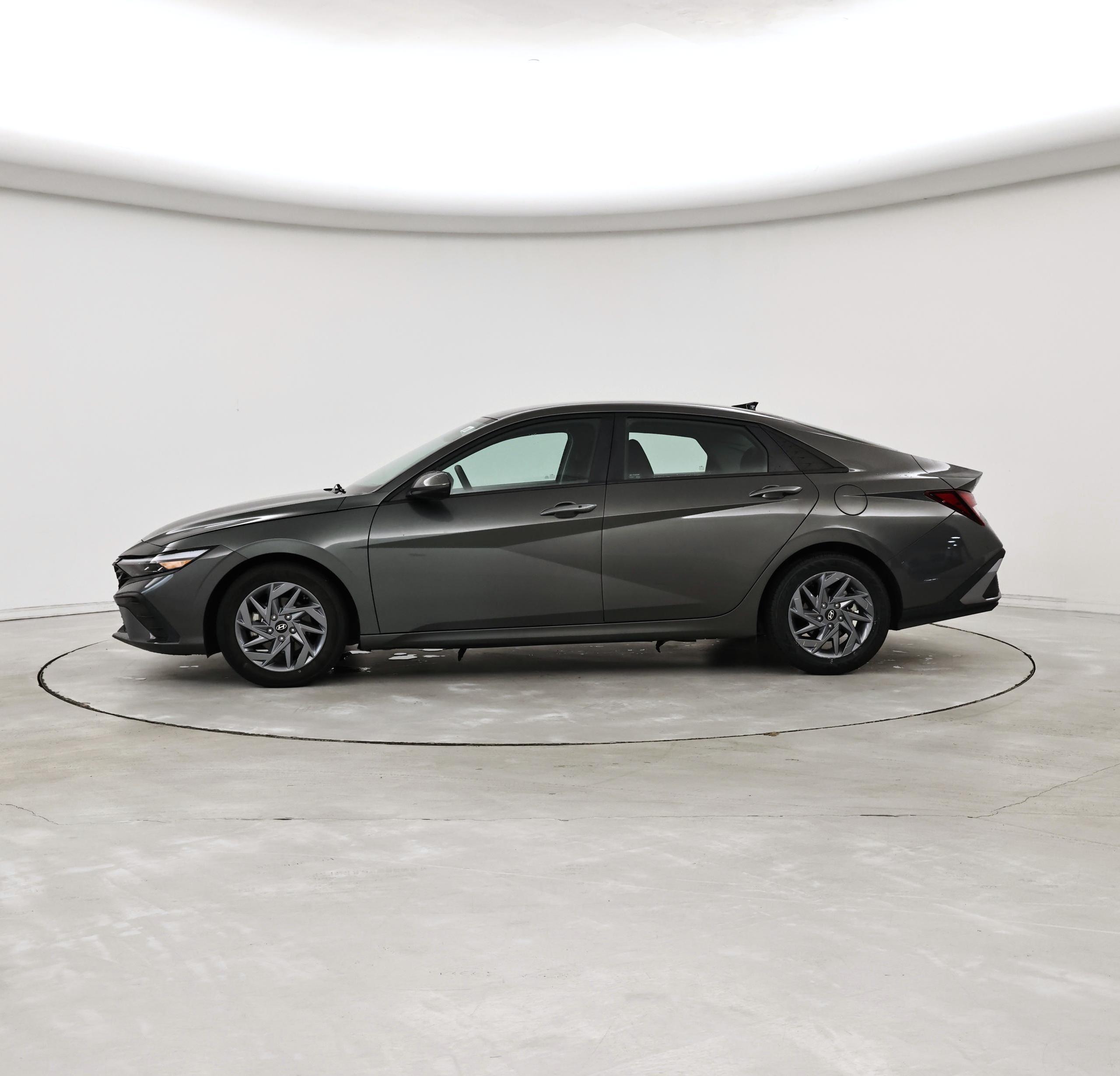 Thumbnail: 2024 Hyundai Elantra - 3