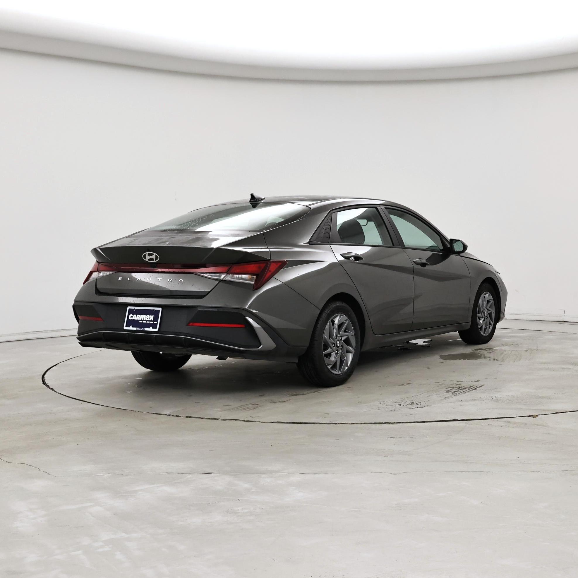Thumbnail: 2024 Hyundai Elantra - 8