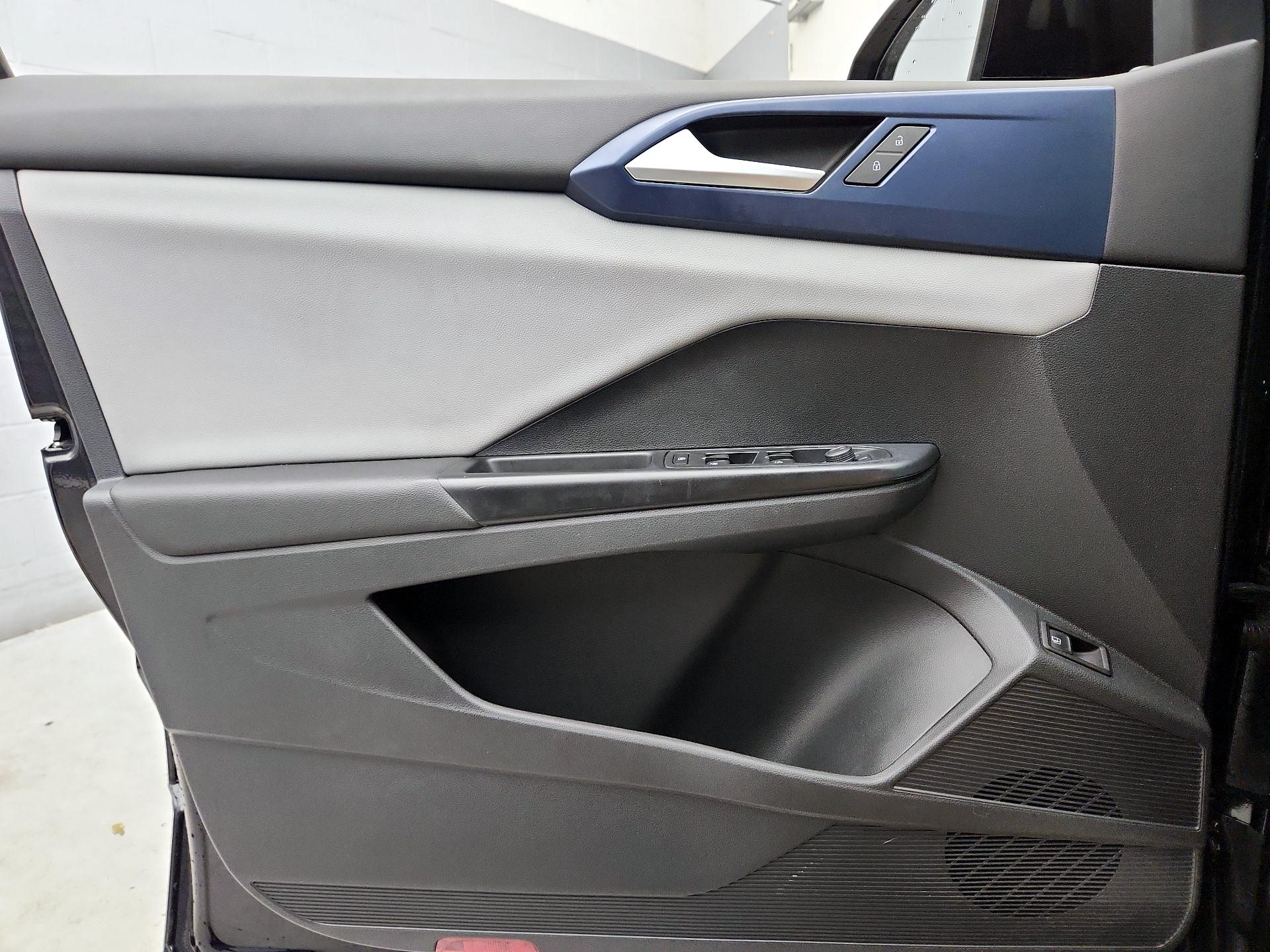 Thumbnail: 2022 Volkswagen Taos - 12