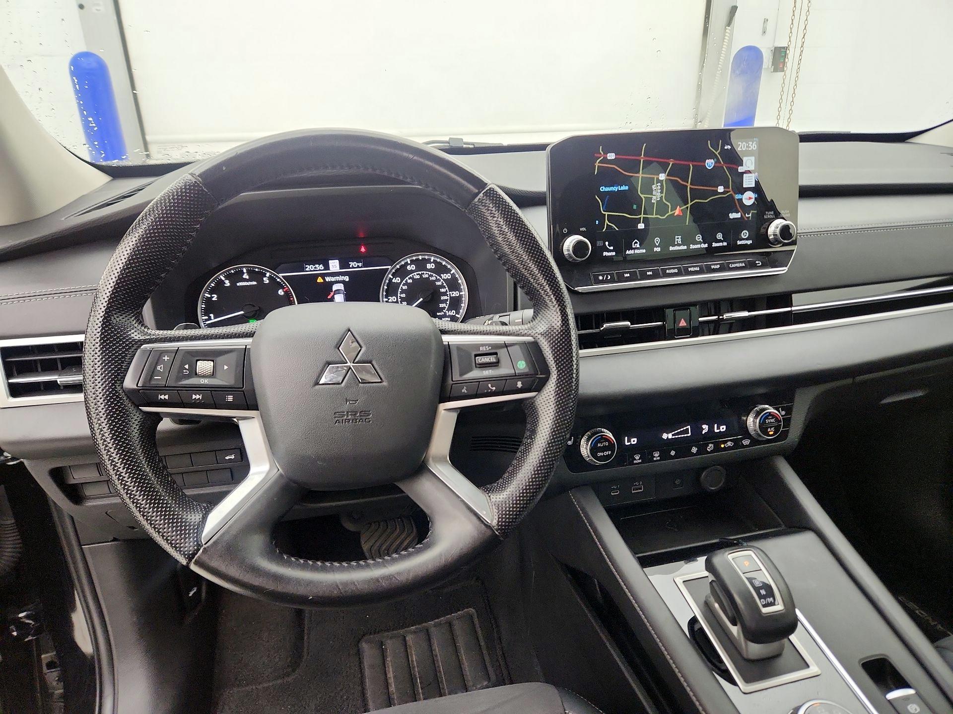 Thumbnail: 2022 Mitsubishi Outlander - 9