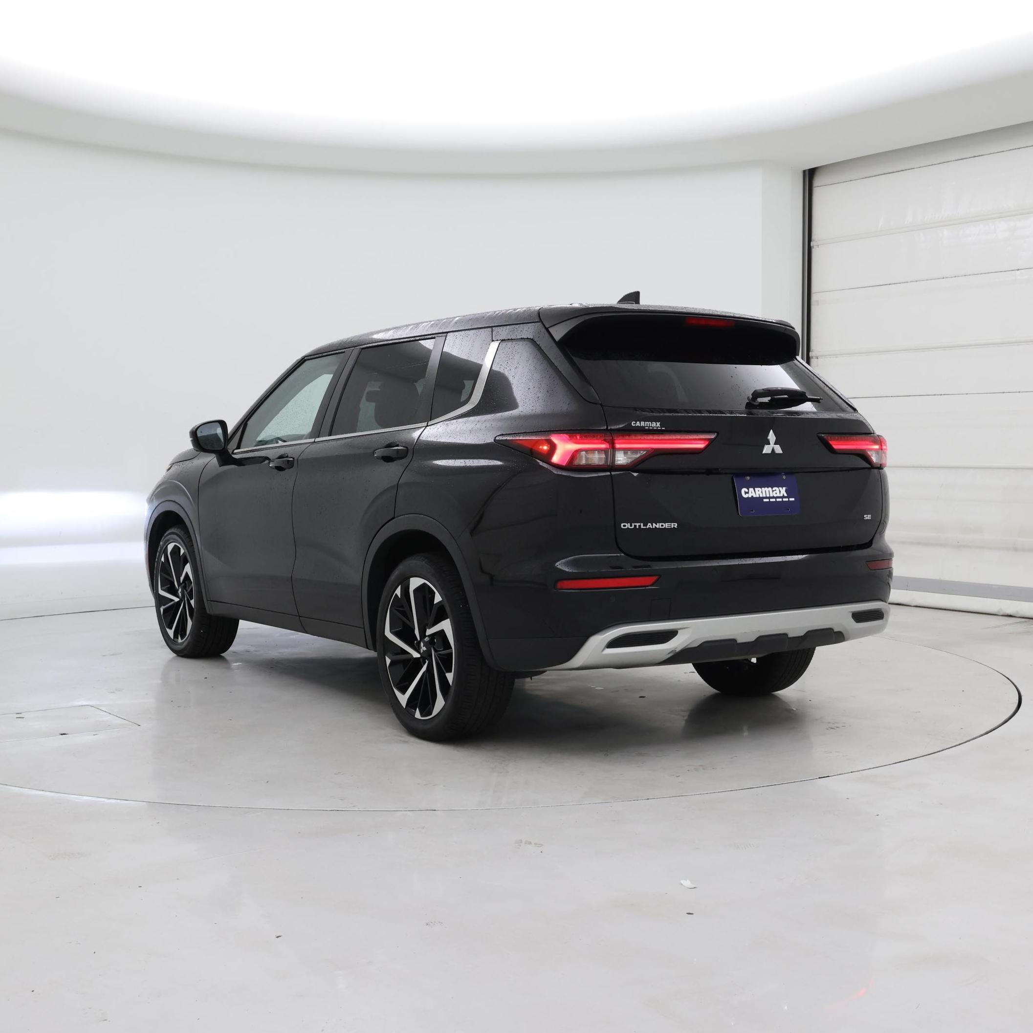 Thumbnail: 2022 Mitsubishi Outlander - 2