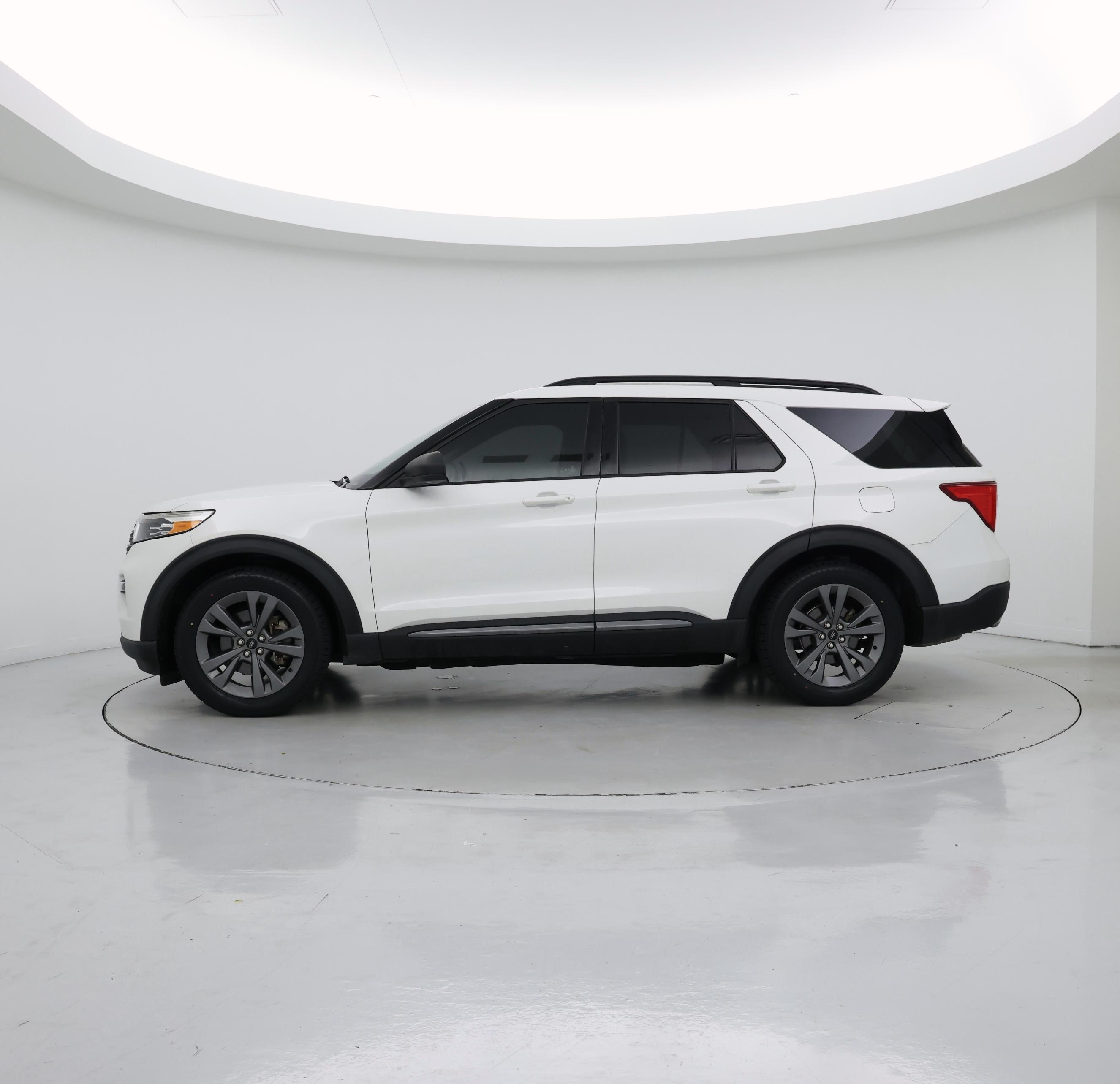 Thumbnail: 2021 Ford Explorer - 3