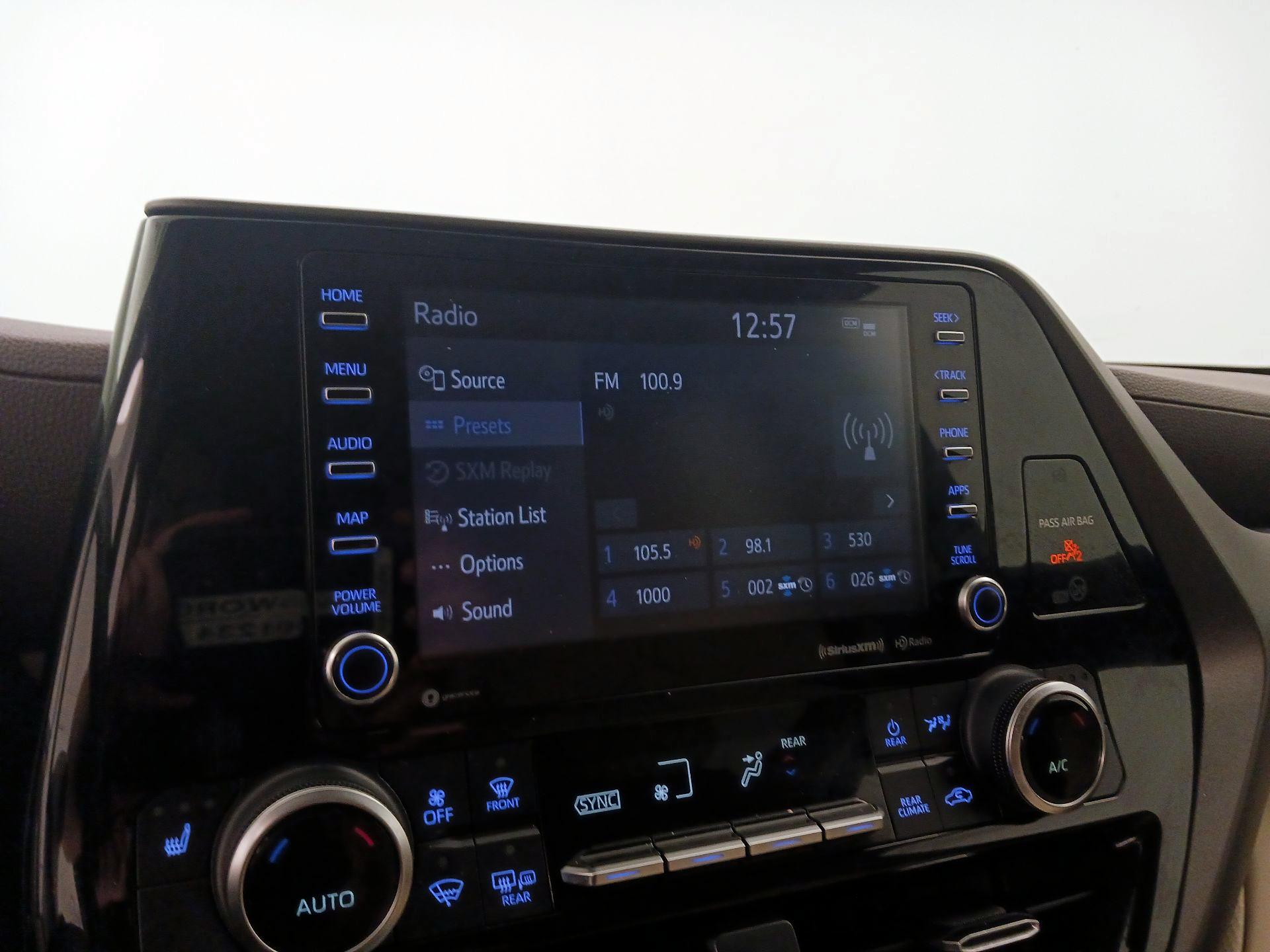 Thumbnail: 2021 Toyota Highlander - 15