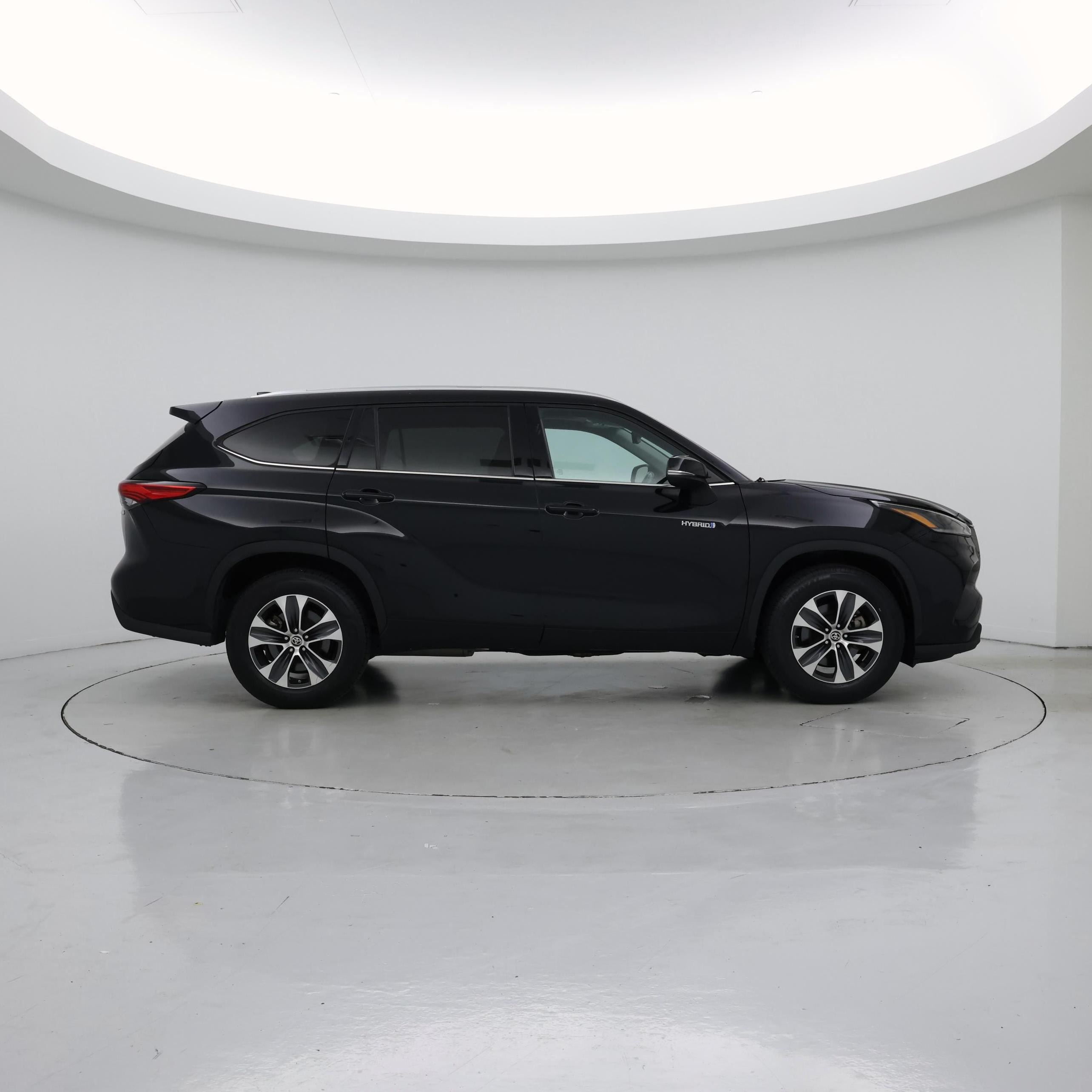 Thumbnail: 2021 Toyota Highlander - 7