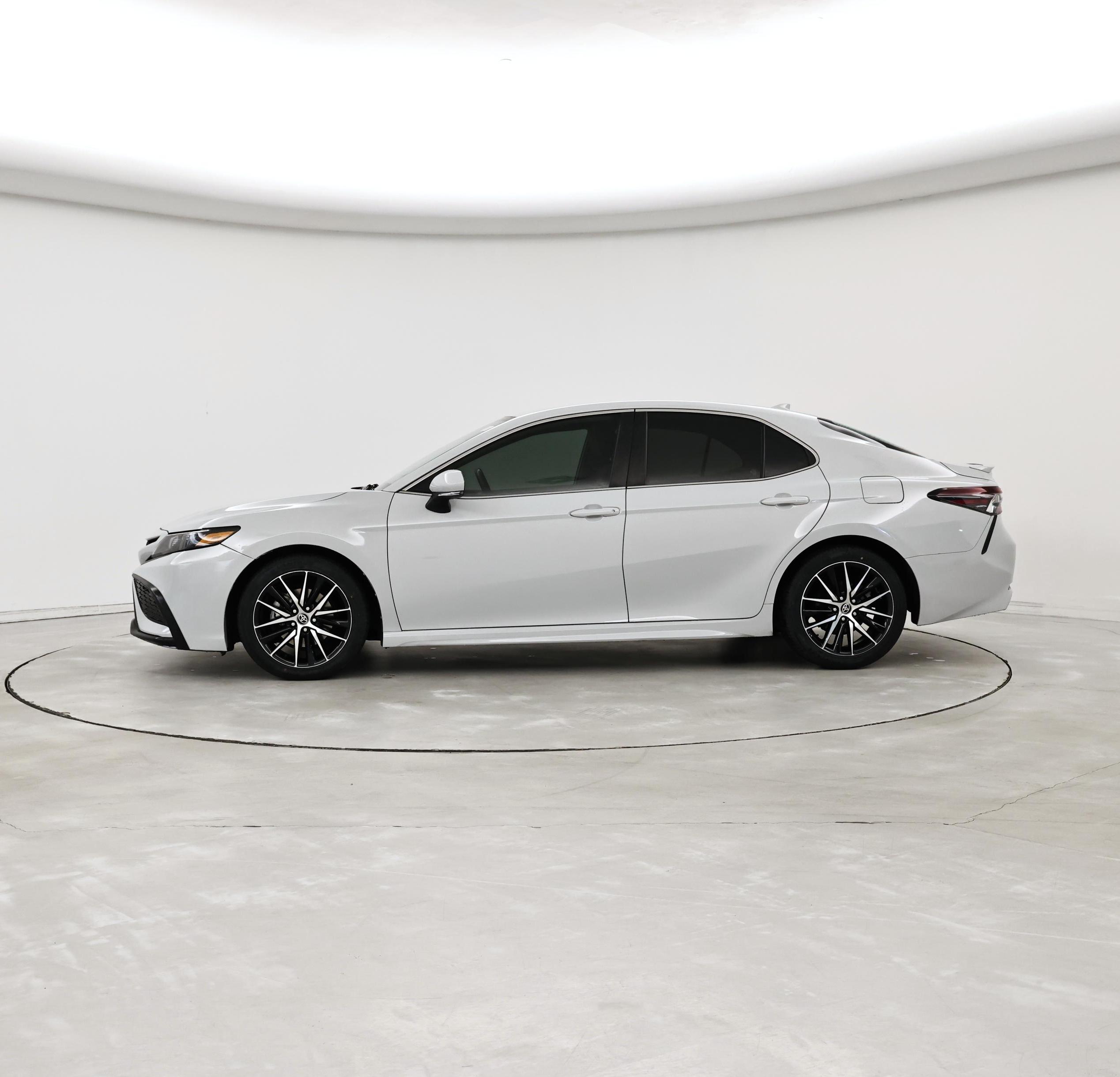 Thumbnail: 2022 Toyota Camry - 3