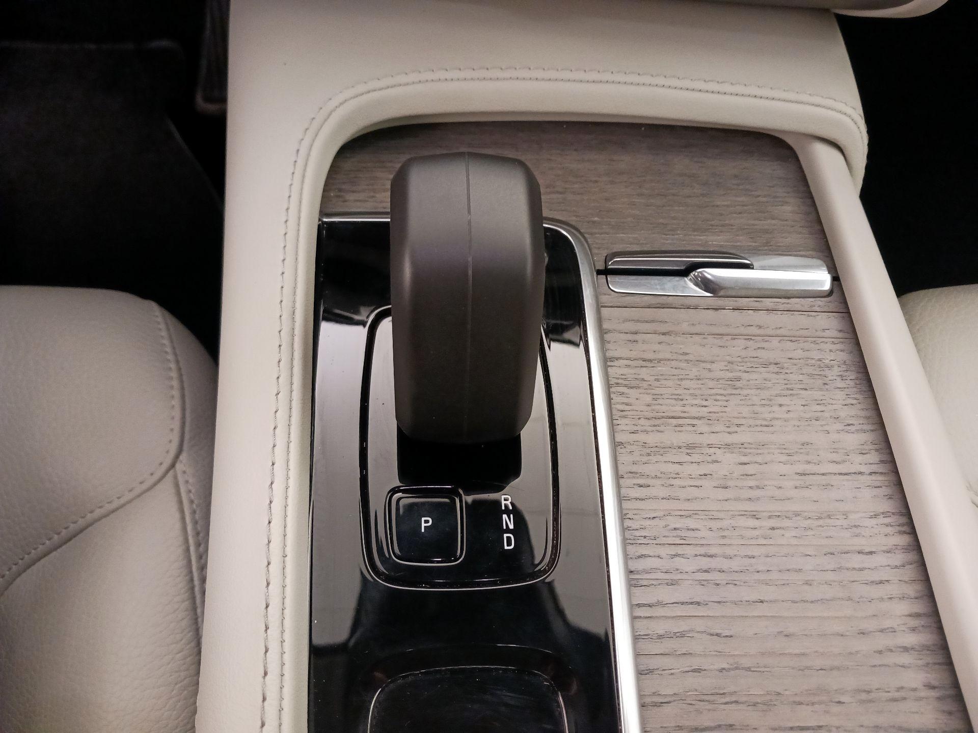 Thumbnail: 2023 Volvo XC90 - 18