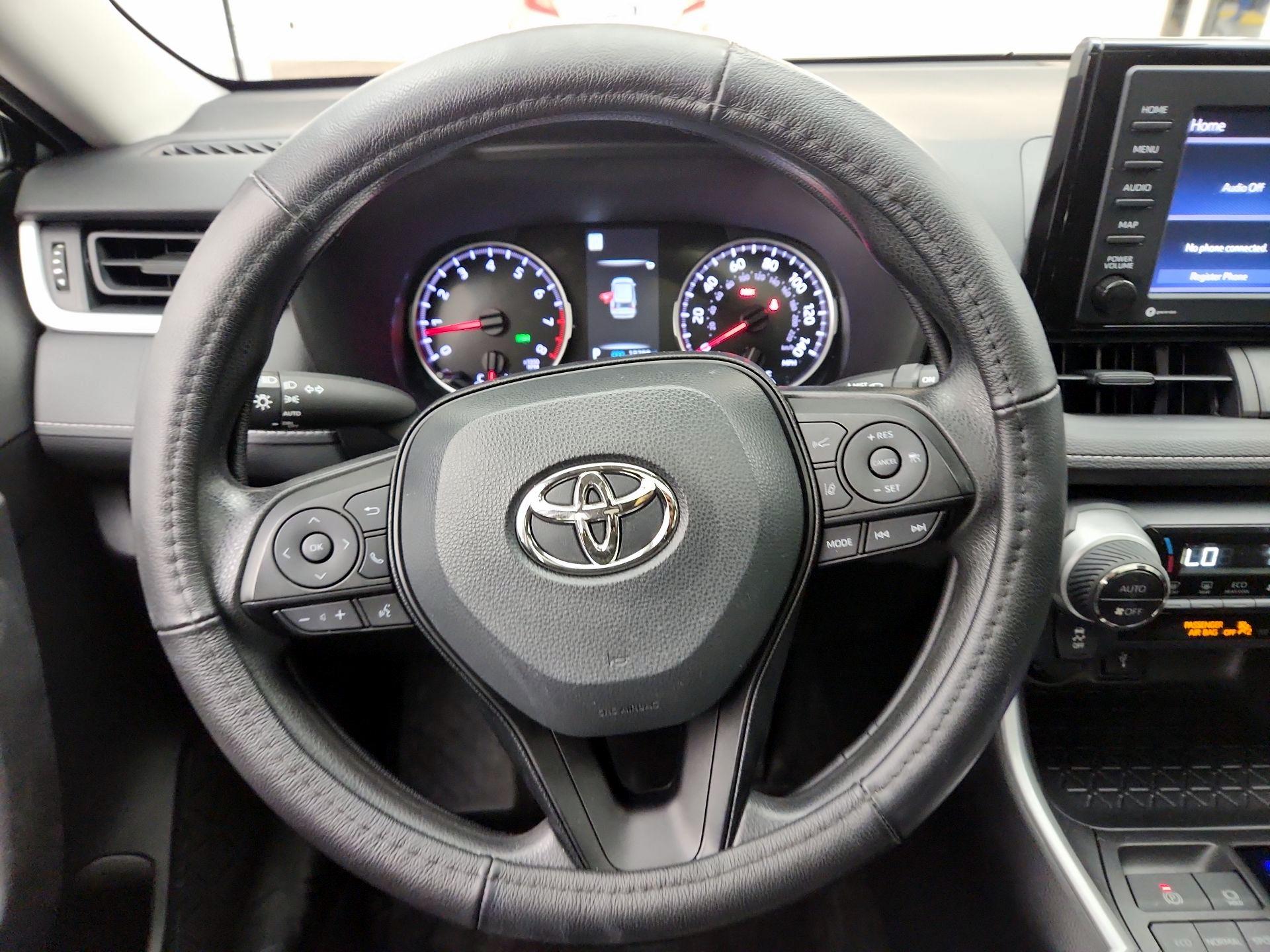 Thumbnail: 2022 Toyota RAV4 - 10