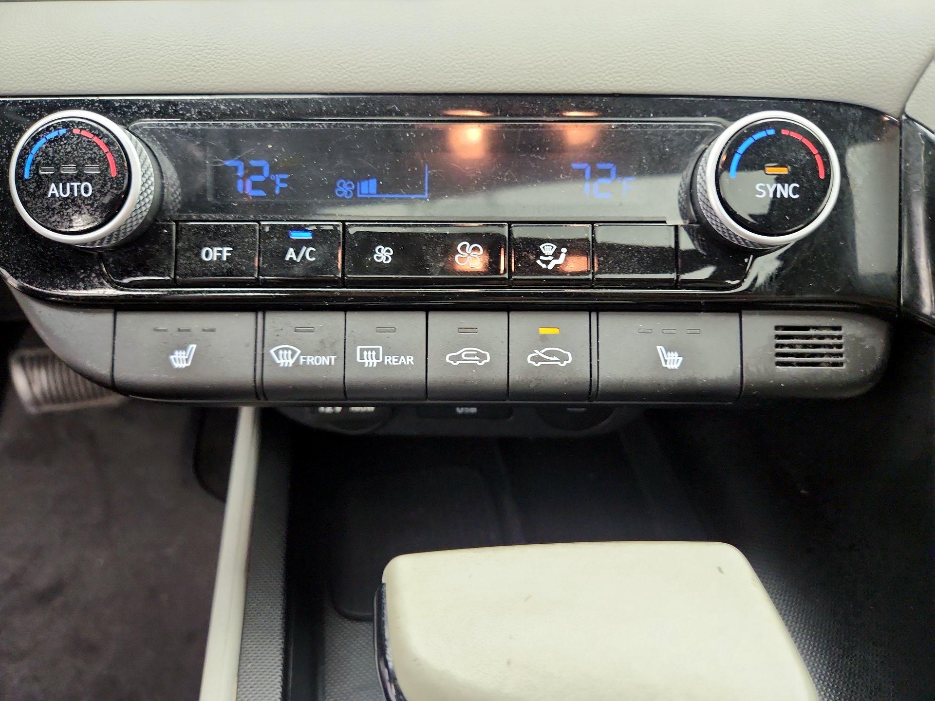 Thumbnail: 2024 Hyundai Elantra - 17
