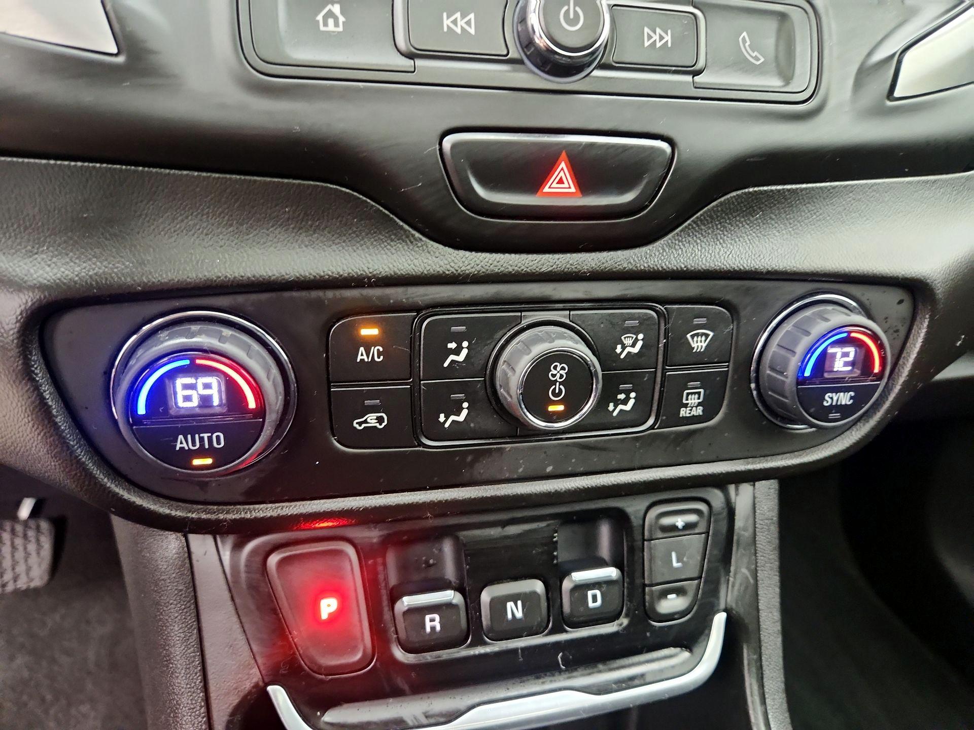 Thumbnail: 2020 GMC Terrain - 16