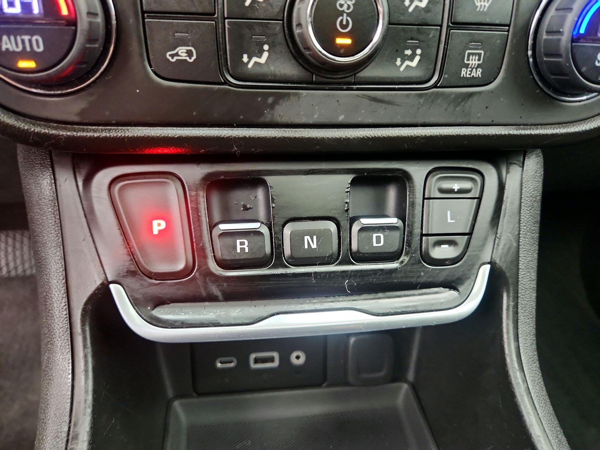 Thumbnail: 2020 GMC Terrain - 17