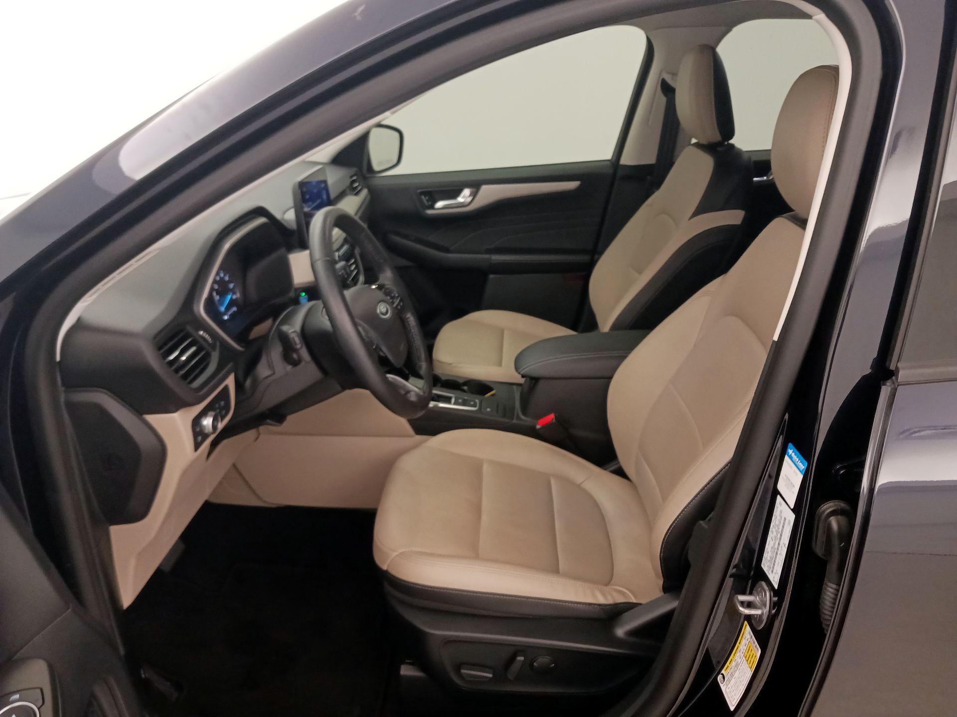 Thumbnail: 2021 Ford Escape - 11