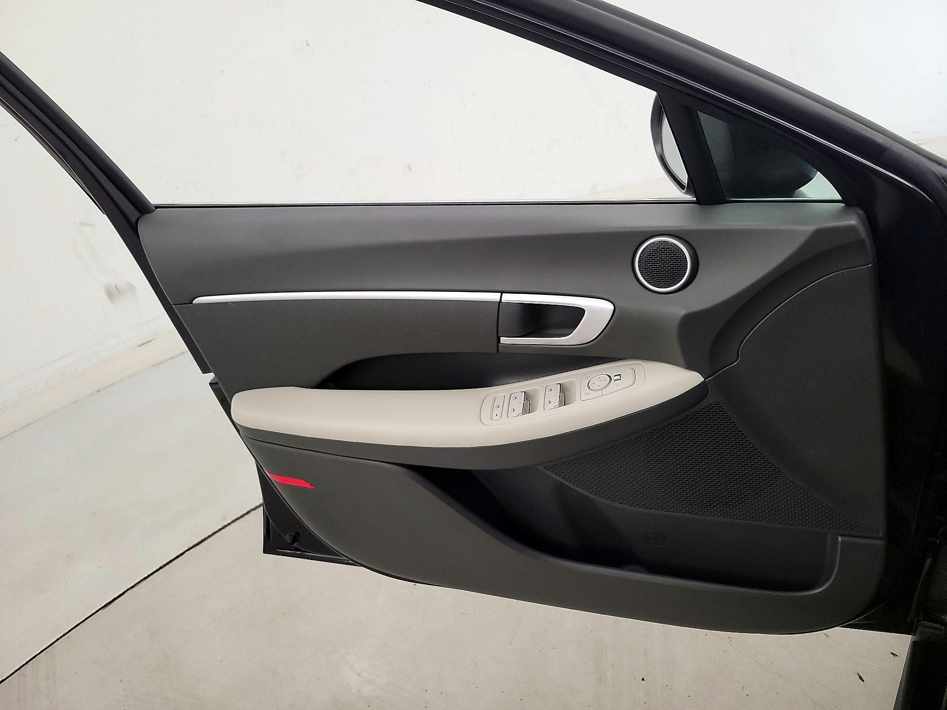 Thumbnail: 2023 Hyundai Sonata - 12