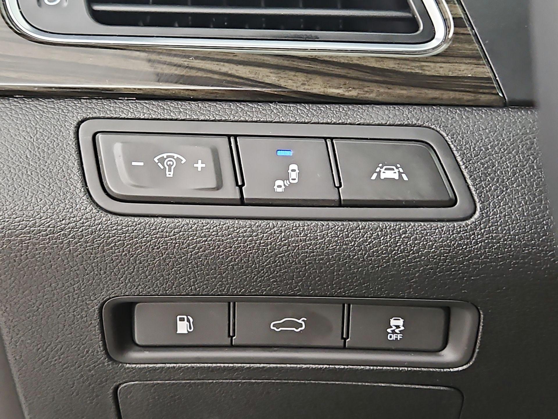 Thumbnail: 2016 Hyundai Sonata - 13