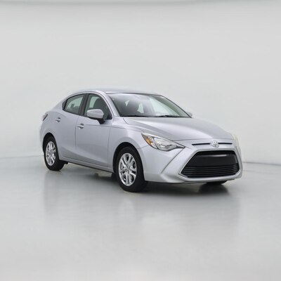 Silver 2018 Toyota Yaris iA
