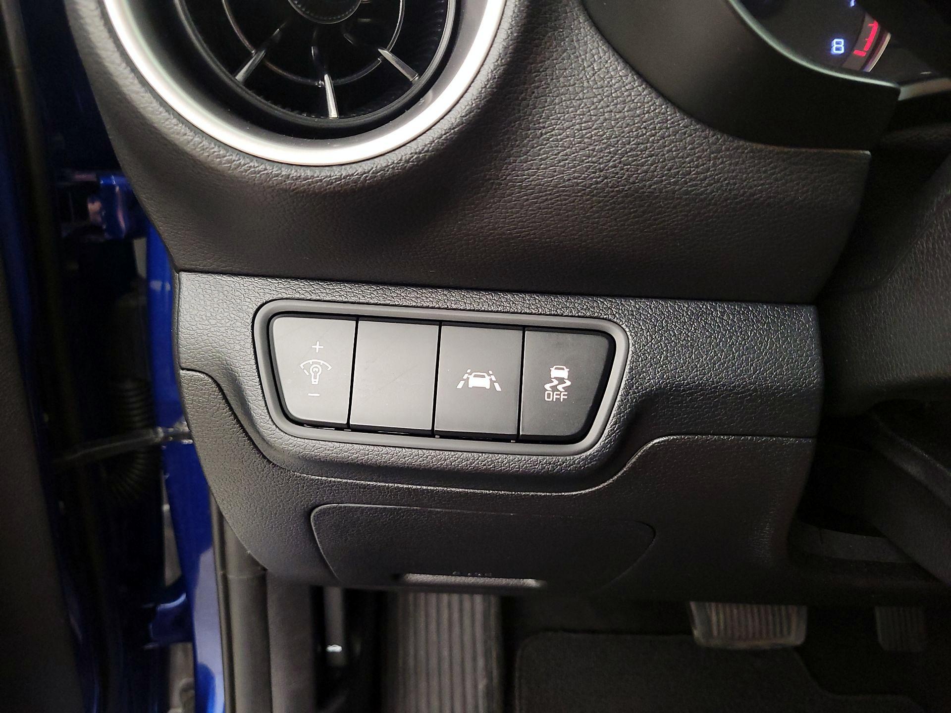 Thumbnail: 2021 Kia Forte - 13