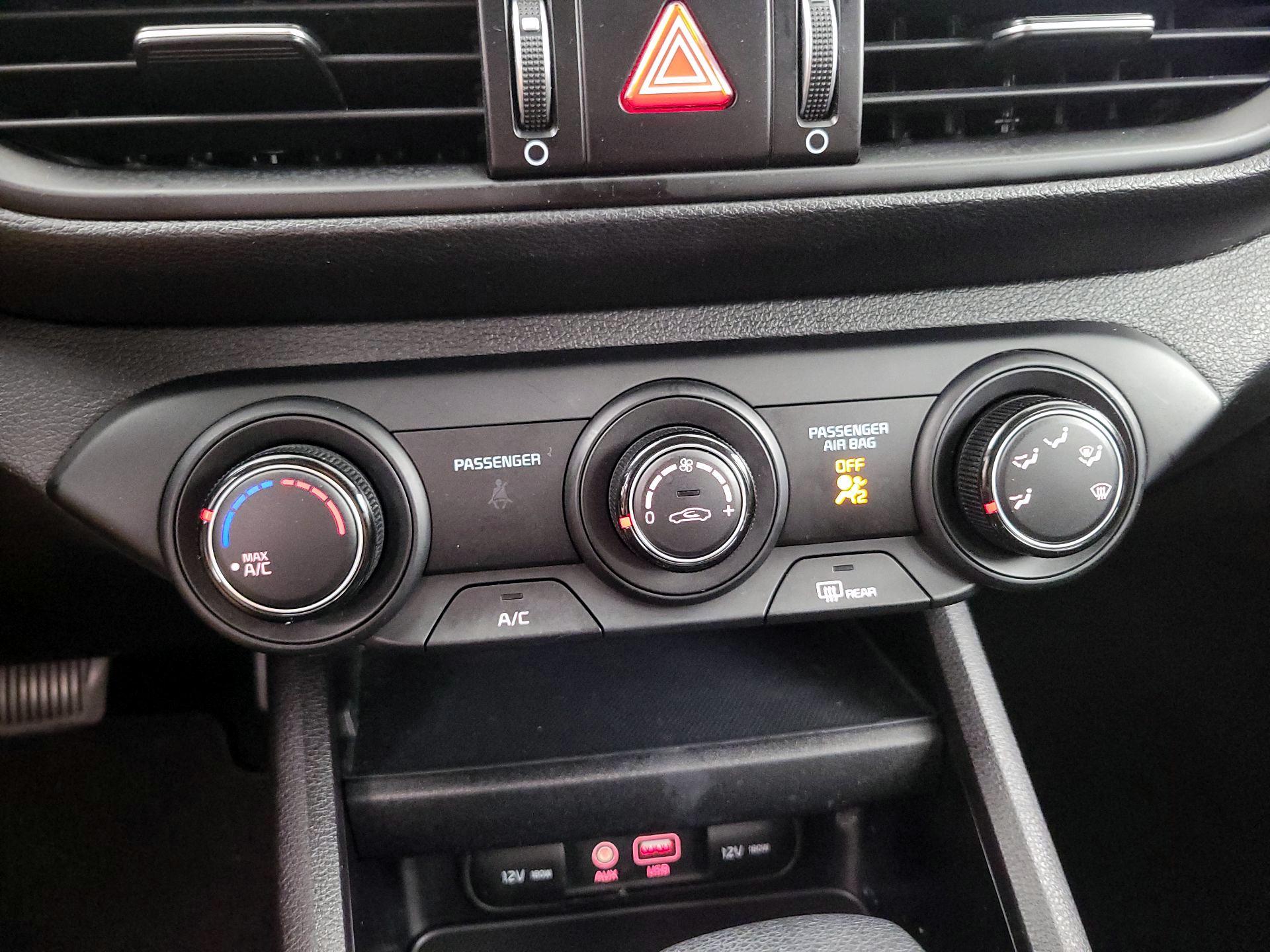 Thumbnail: 2021 Kia Forte - 16