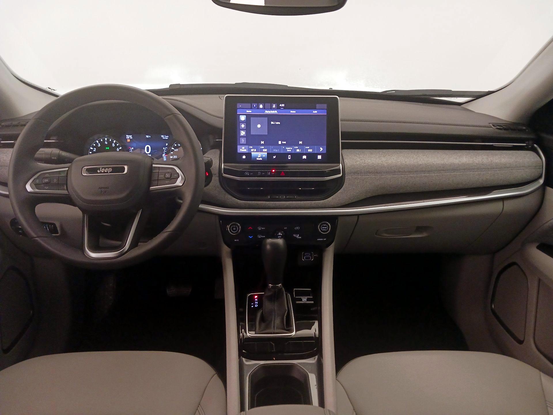 Thumbnail: 2022 Jeep Compass - 9