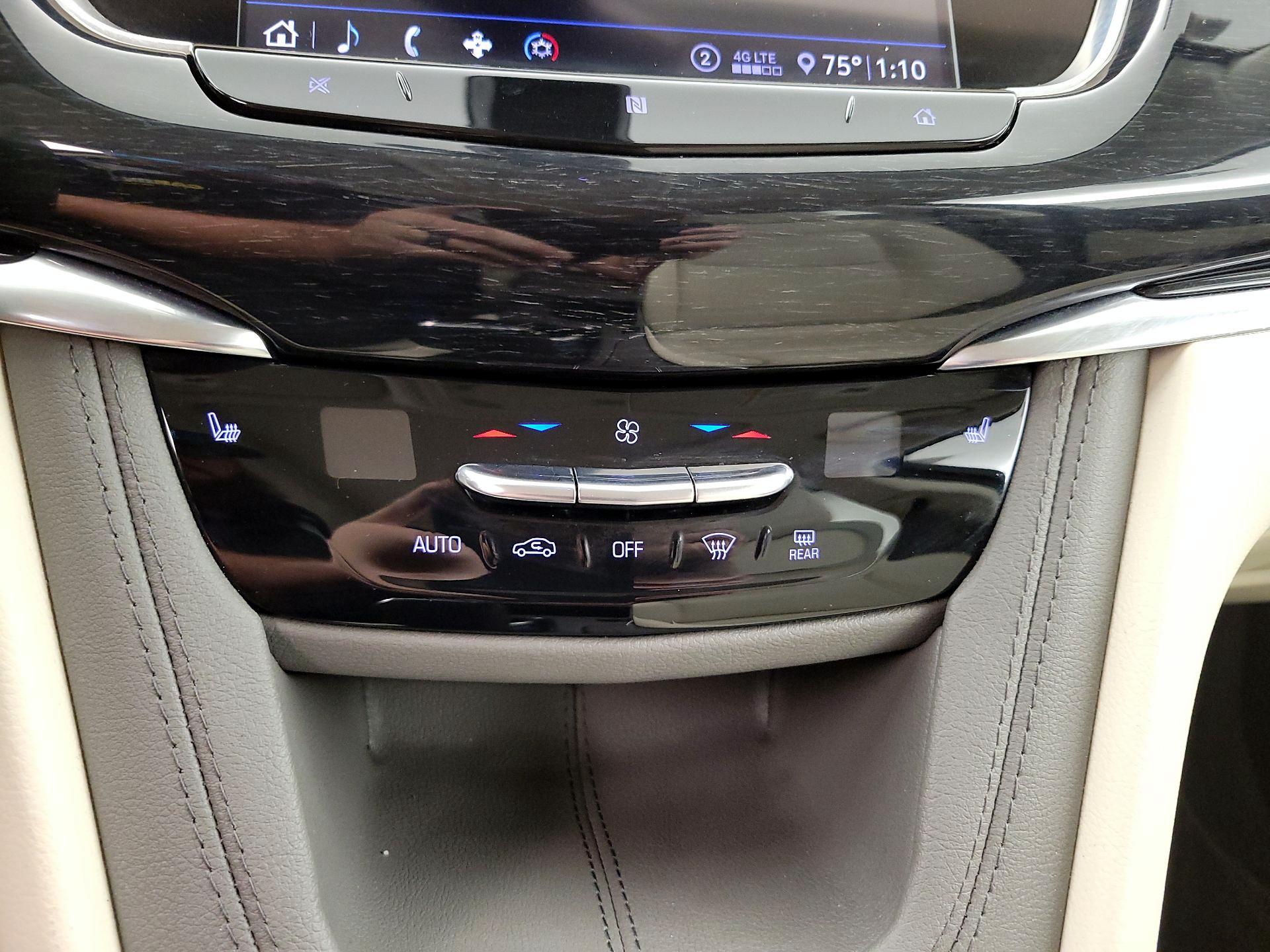Thumbnail: 2020 Cadillac XT6 - 16