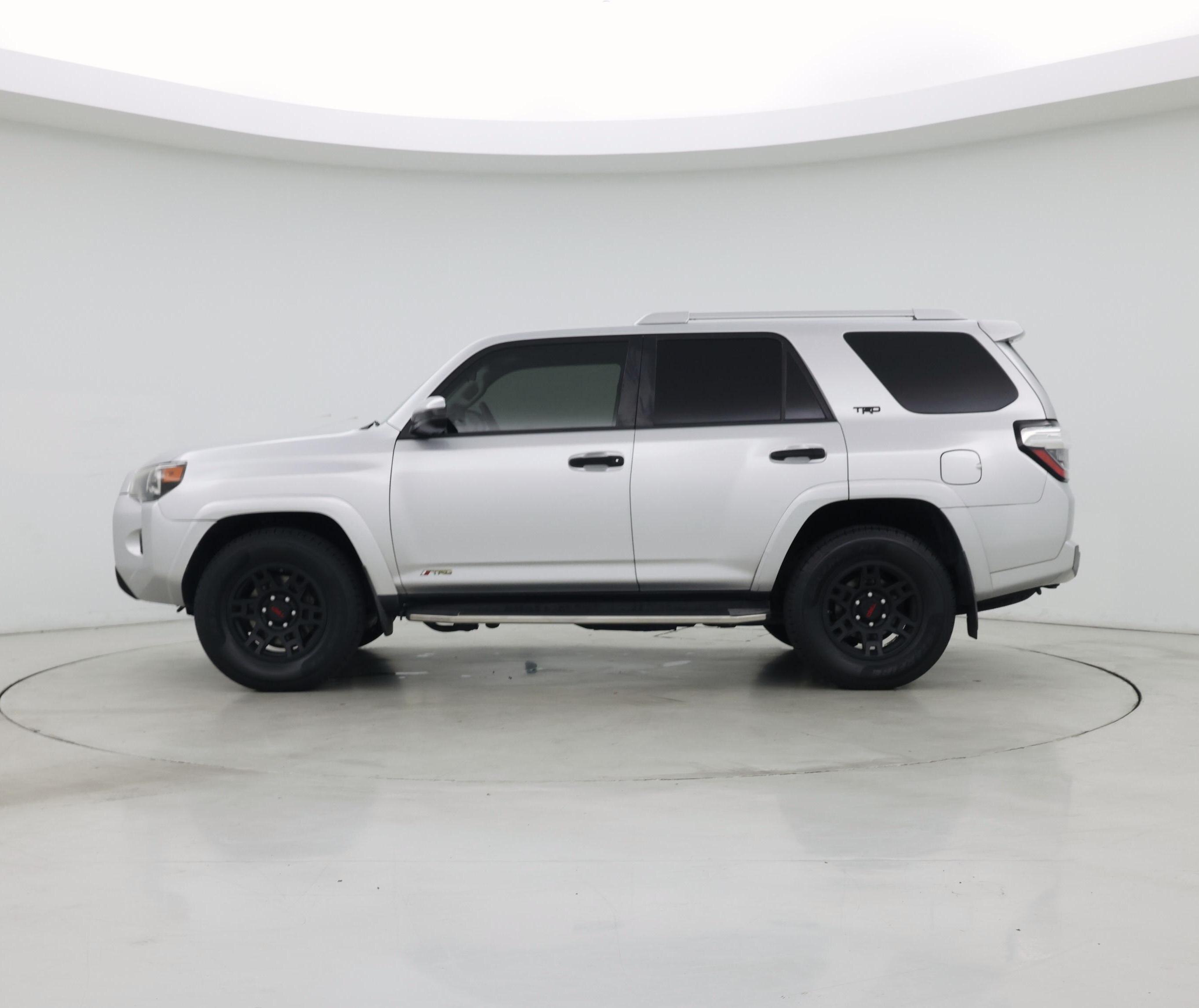Thumbnail: 2018 Toyota 4Runner - 3