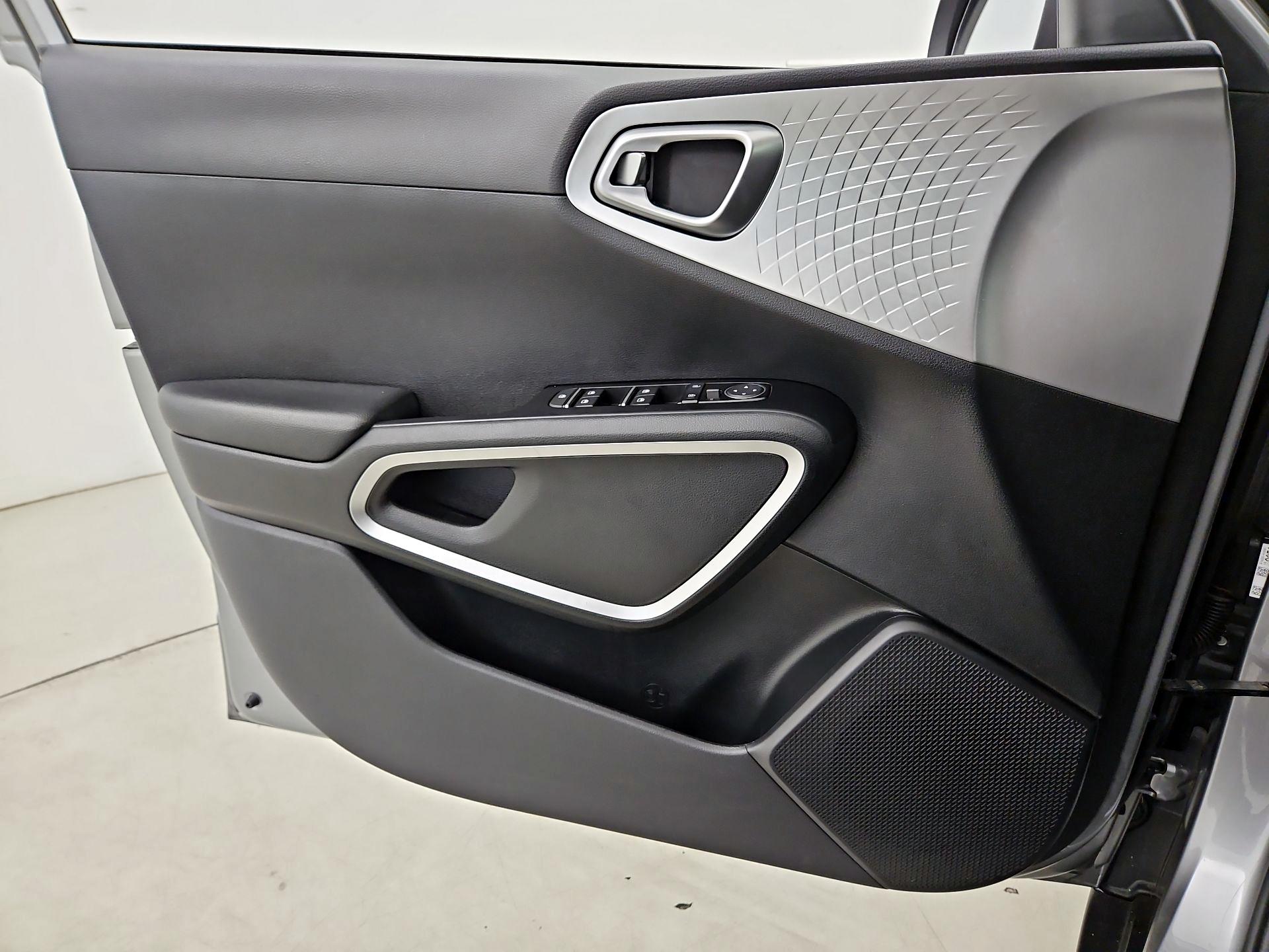 Thumbnail: 2022 Kia Soul - 12