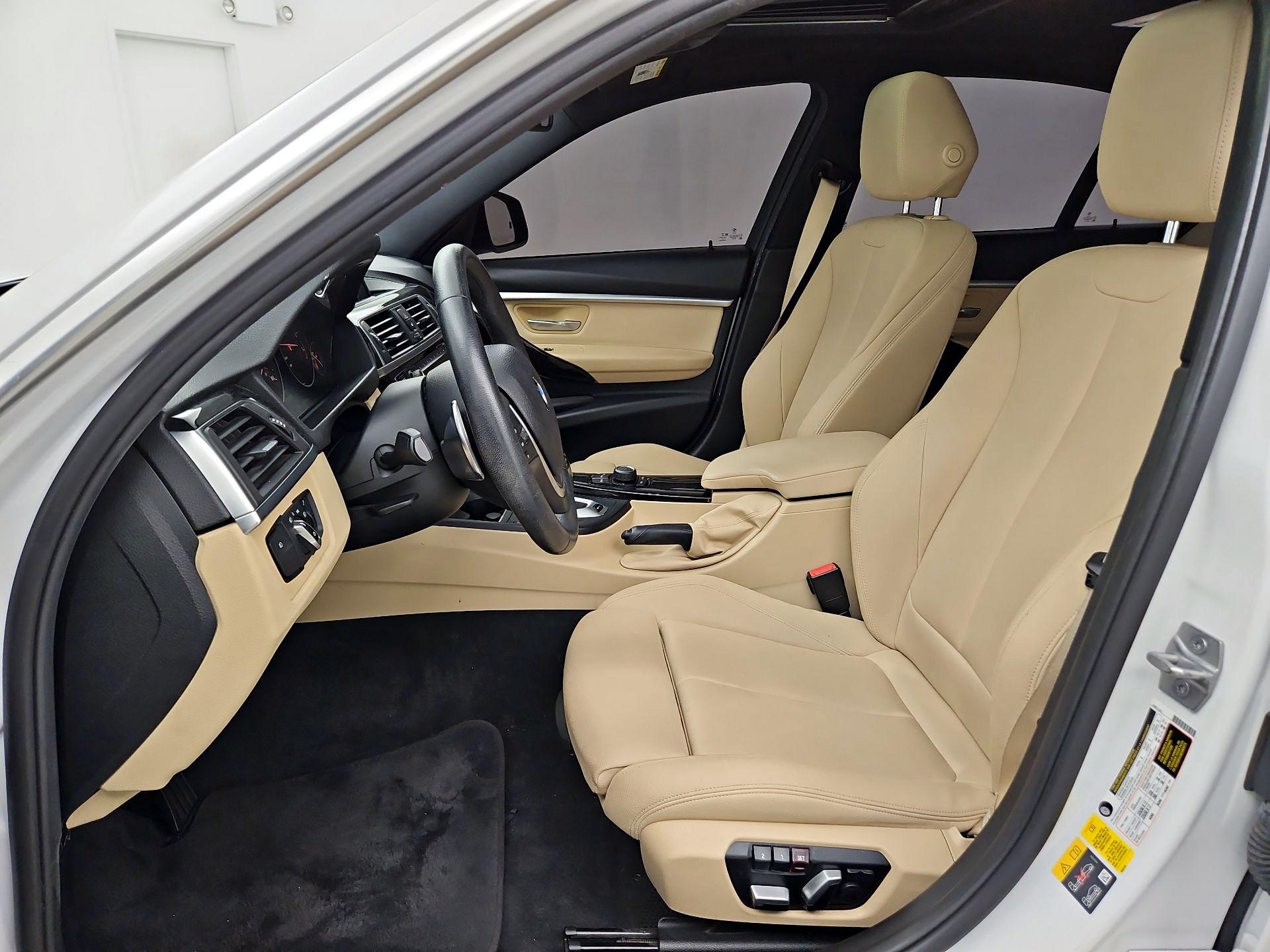 Thumbnail: 2018 BMW 3 Series - 11