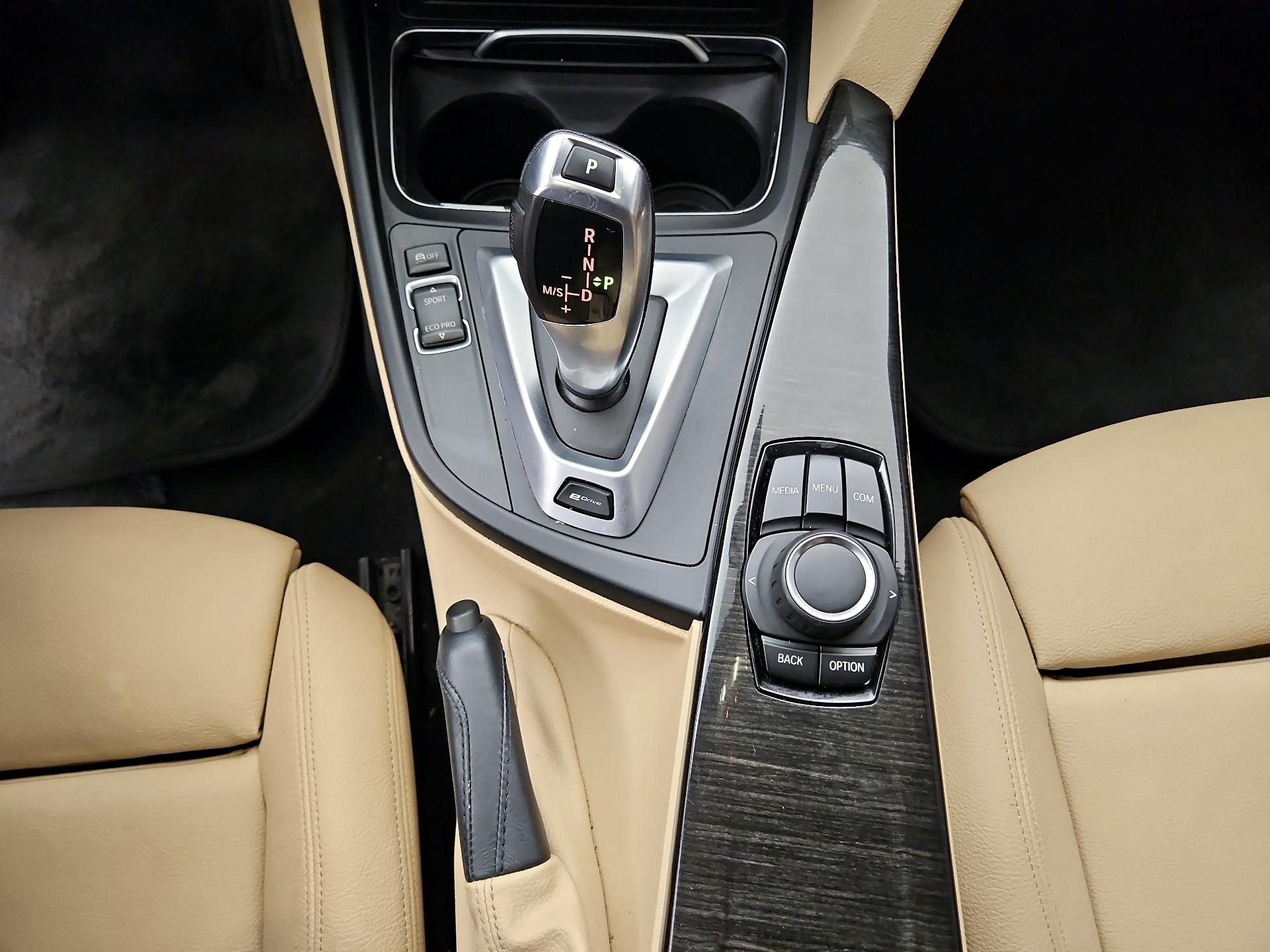 Thumbnail: 2018 BMW 3 Series - 16