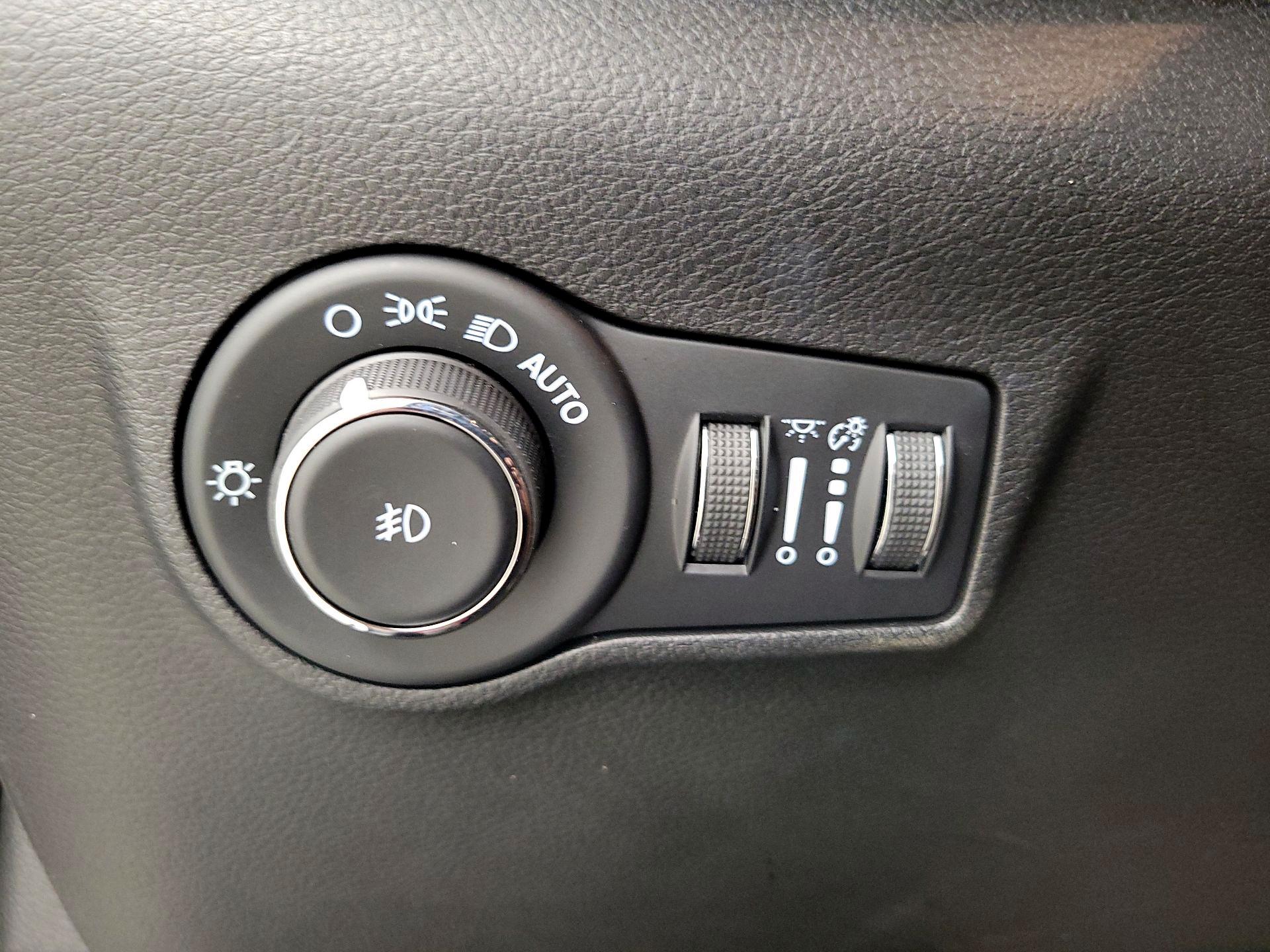 Thumbnail: 2023 Jeep Compass - 13