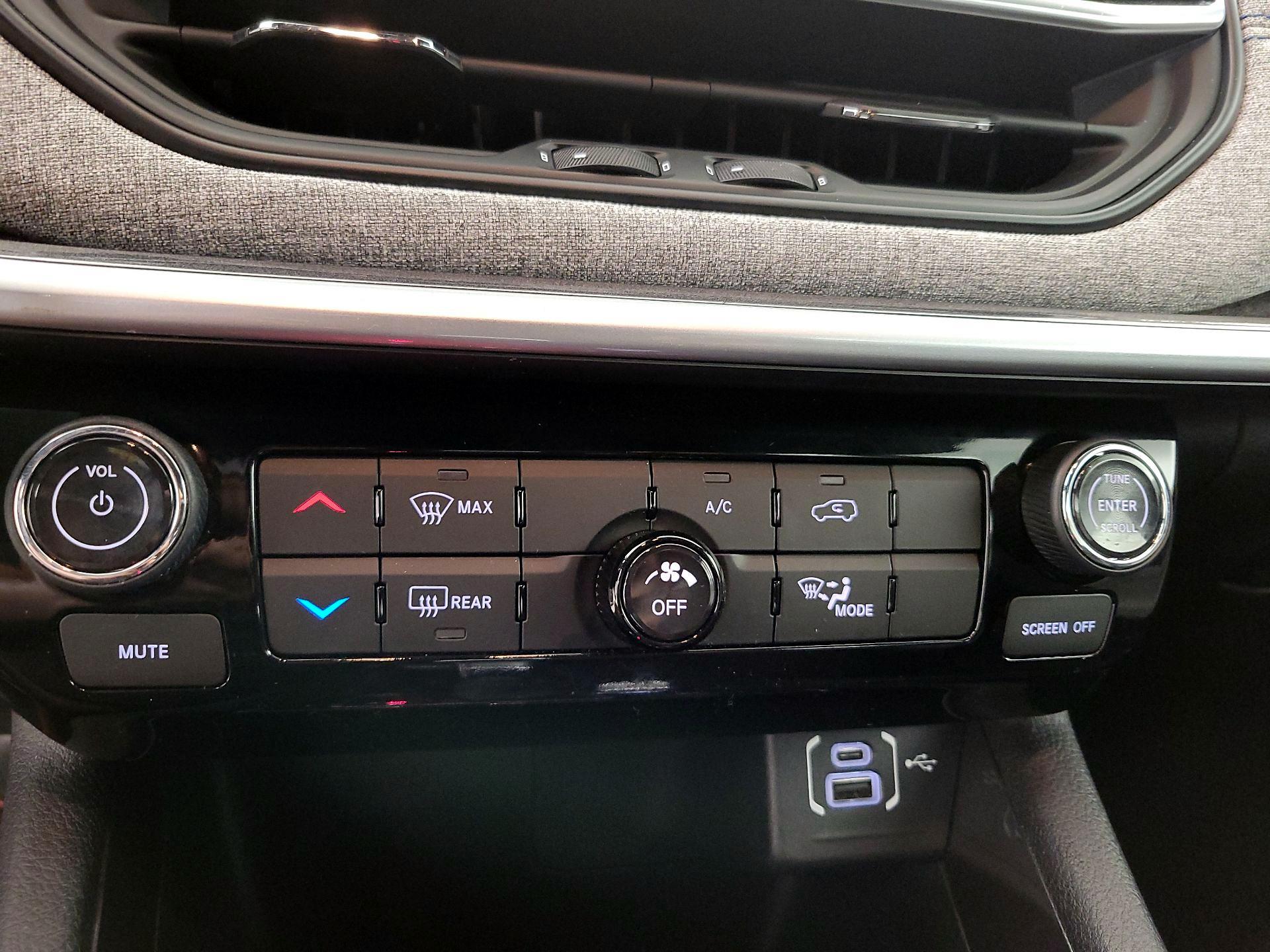 Thumbnail: 2023 Jeep Compass - 16
