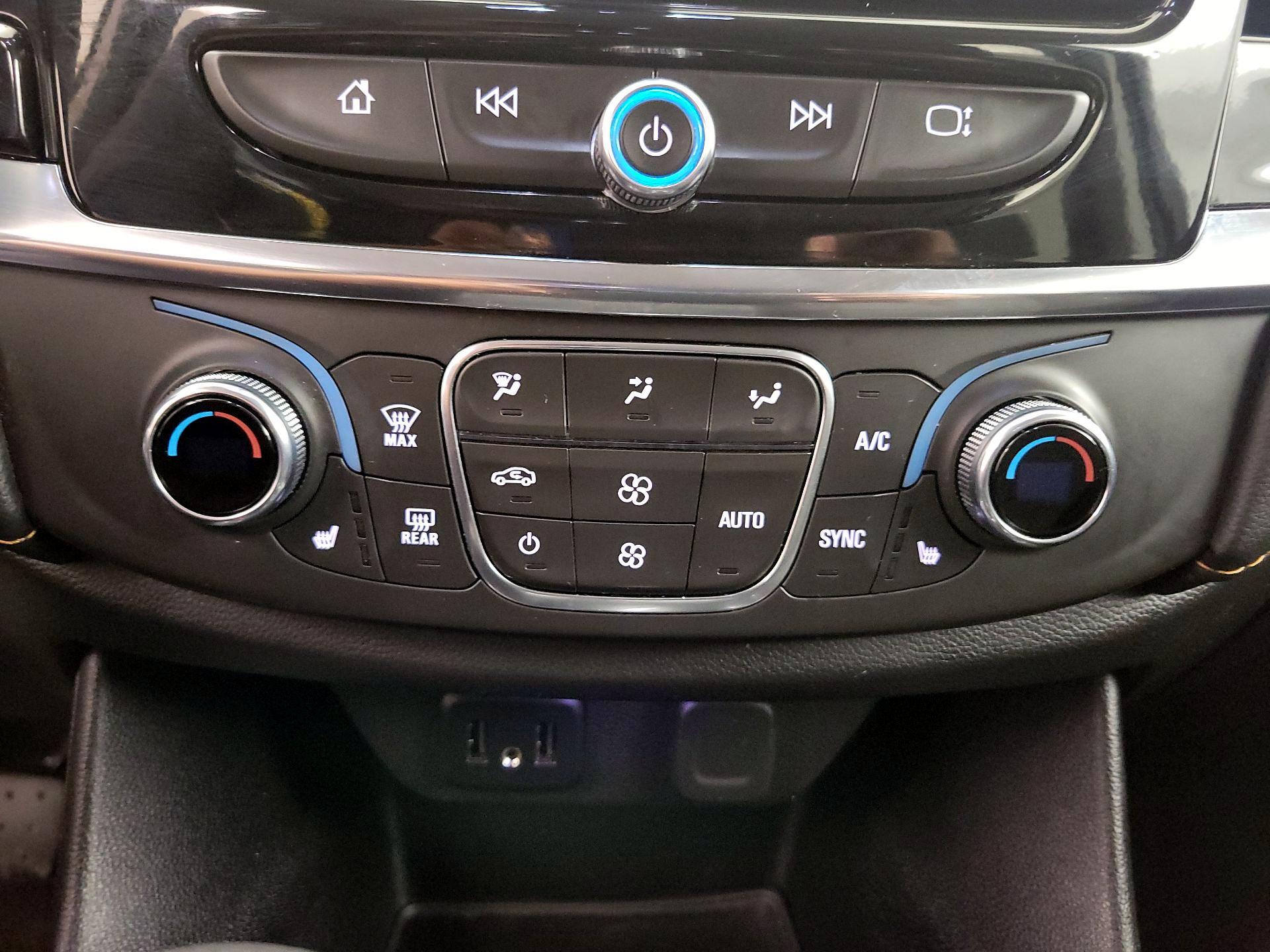 Thumbnail: 2021 Chevrolet Traverse - 16