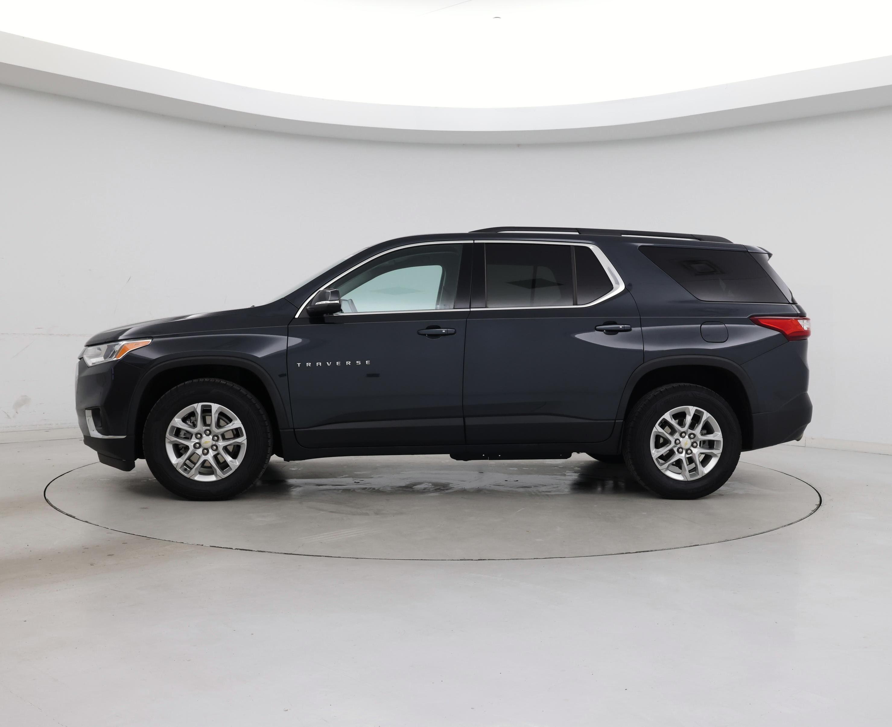 Thumbnail: 2021 Chevrolet Traverse - 3