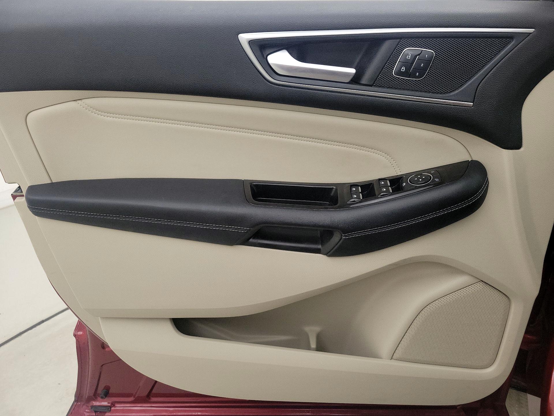 Thumbnail: 2018 Ford Edge - 12