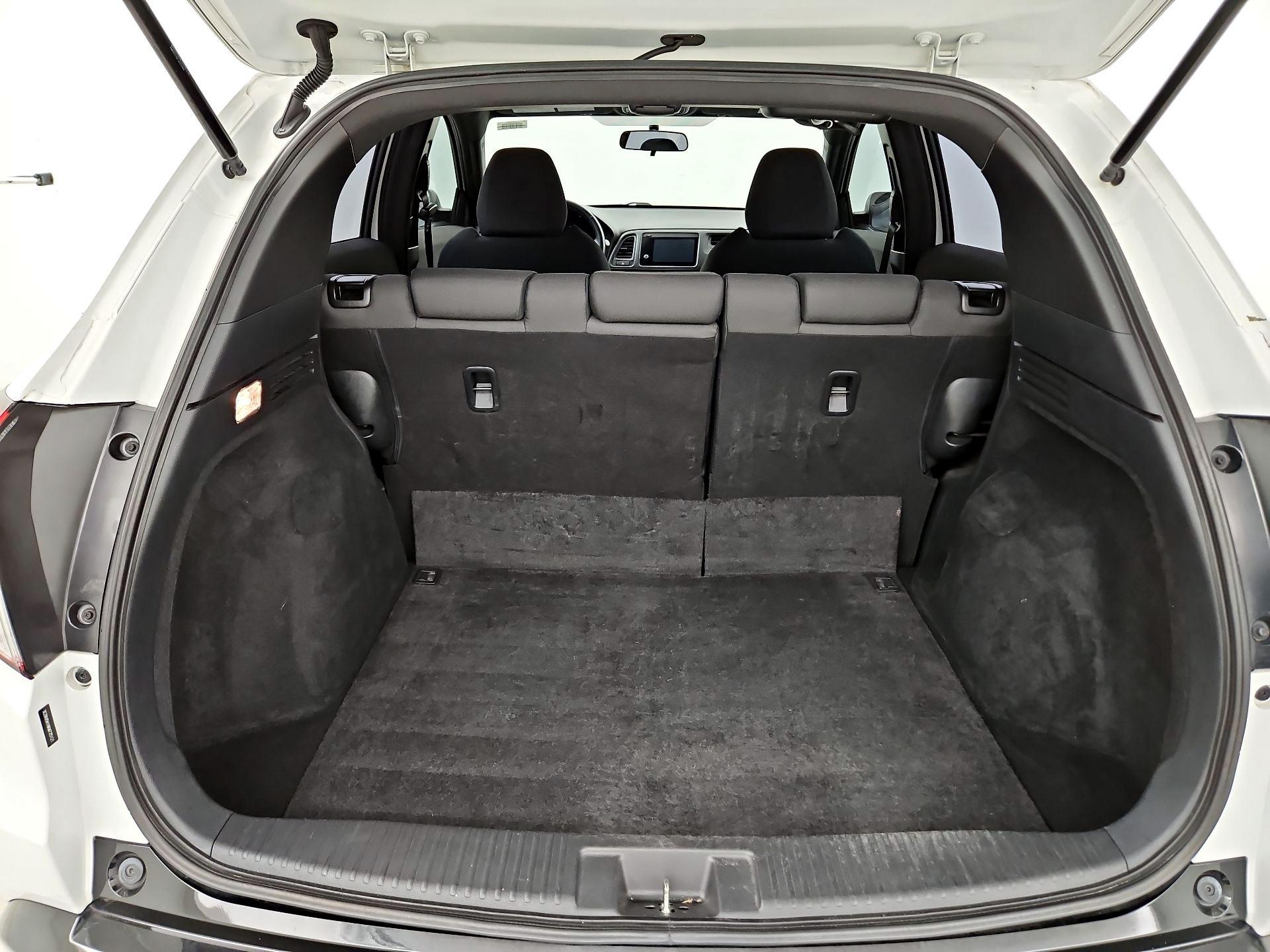 Thumbnail: 2019 Honda HR-V - 19