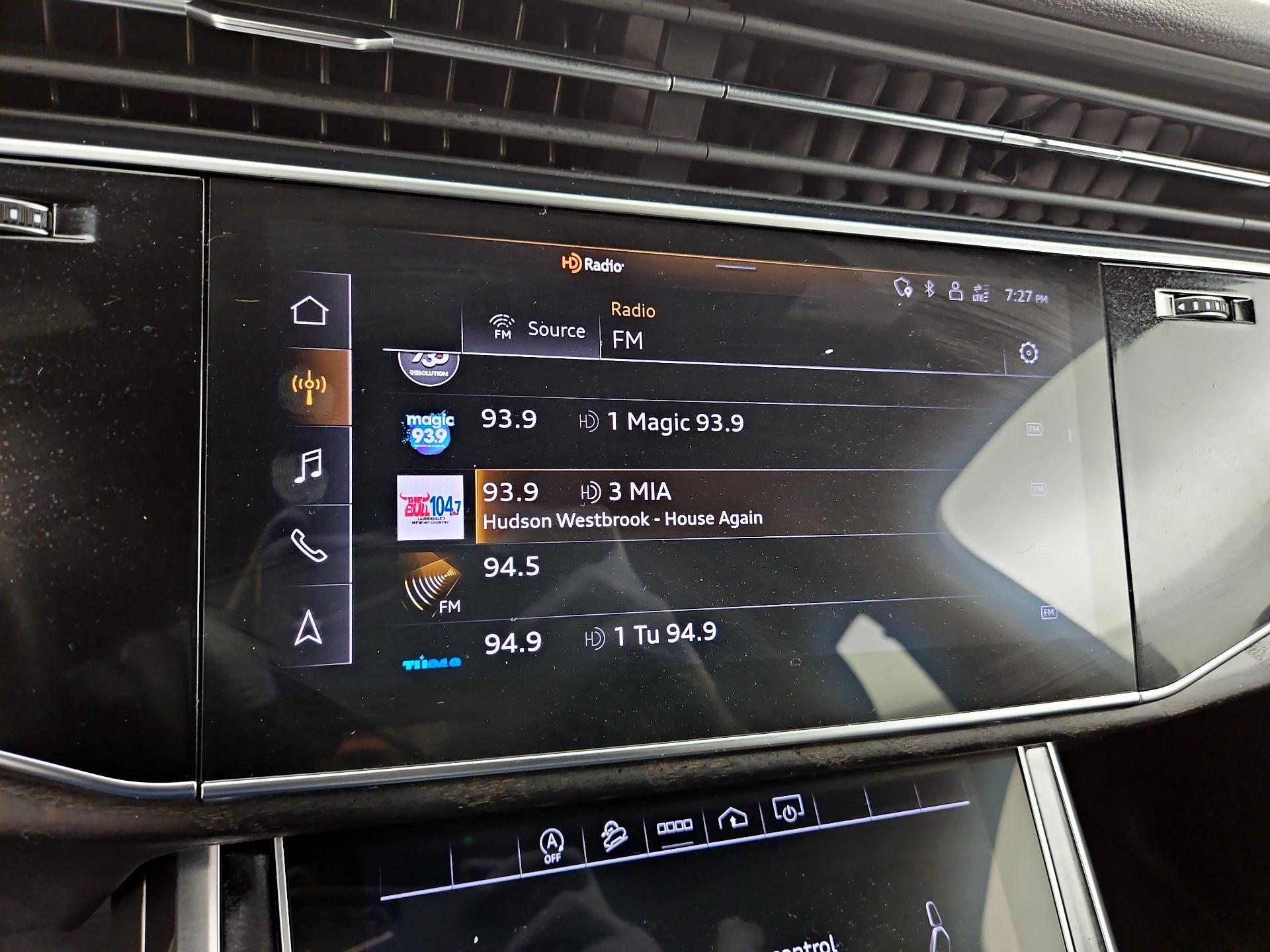 Thumbnail: 2023 Audi Q7 - 16