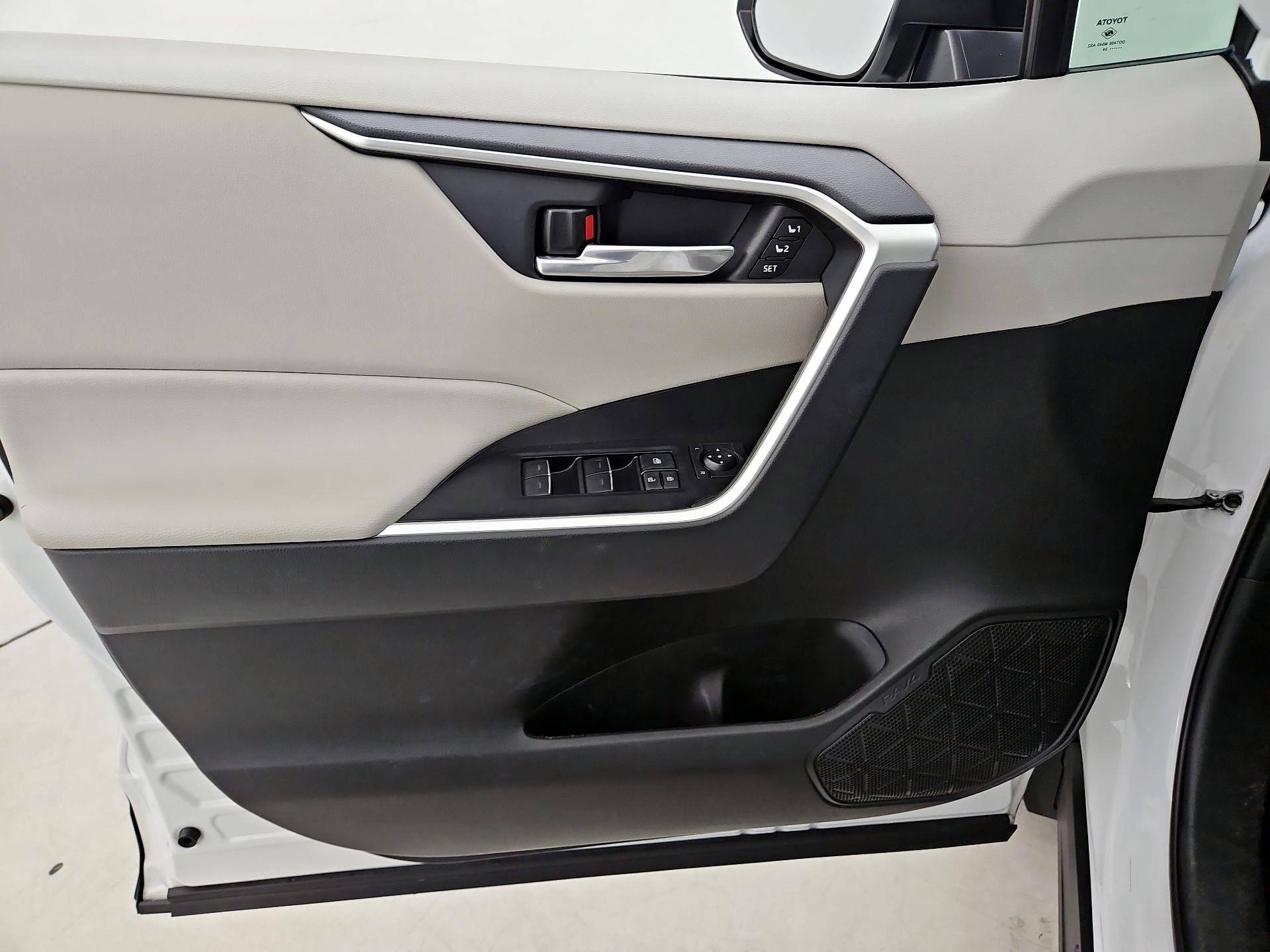 Thumbnail: 2024 Toyota RAV4 - 12