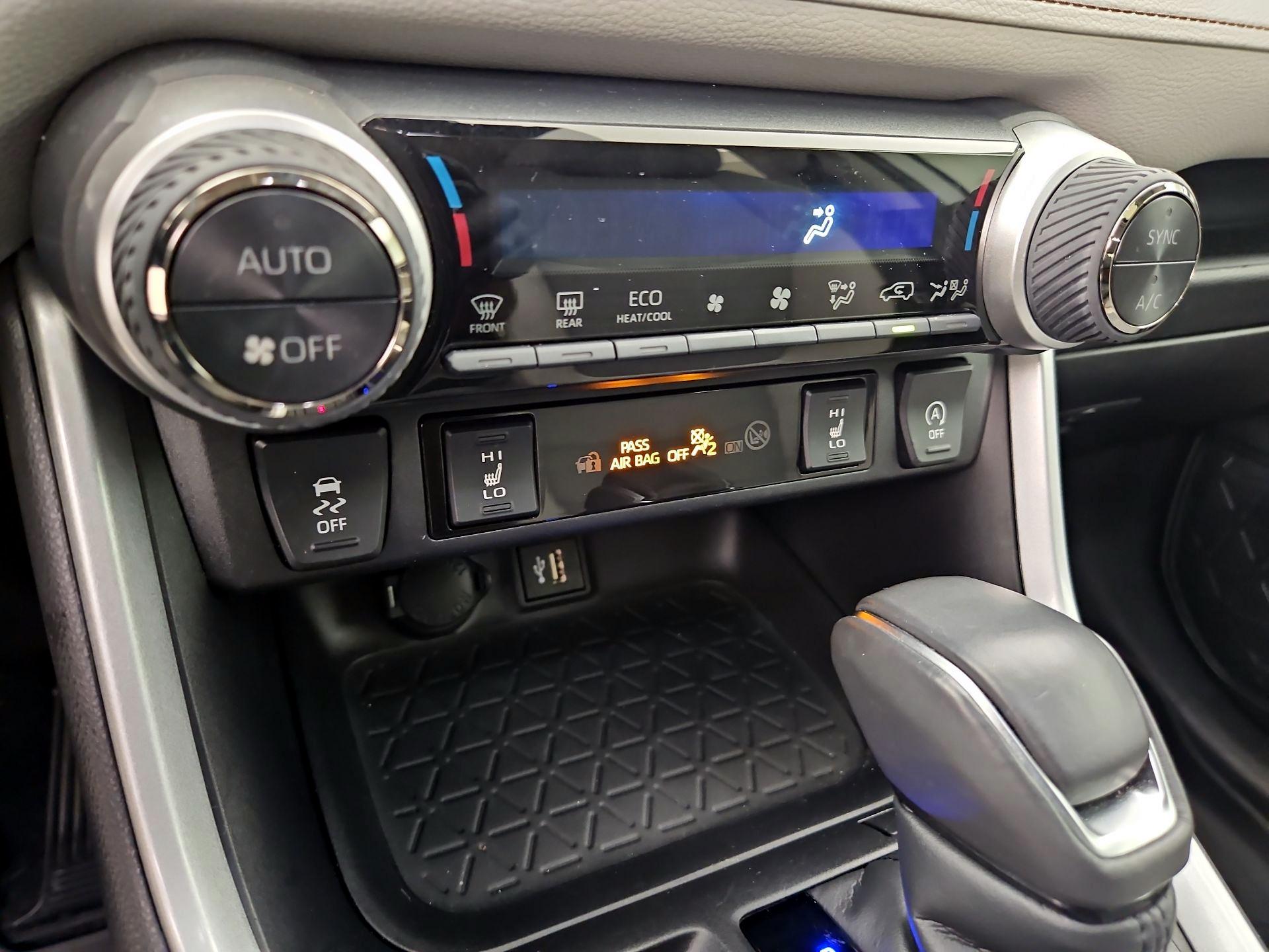 Thumbnail: 2024 Toyota RAV4 - 16