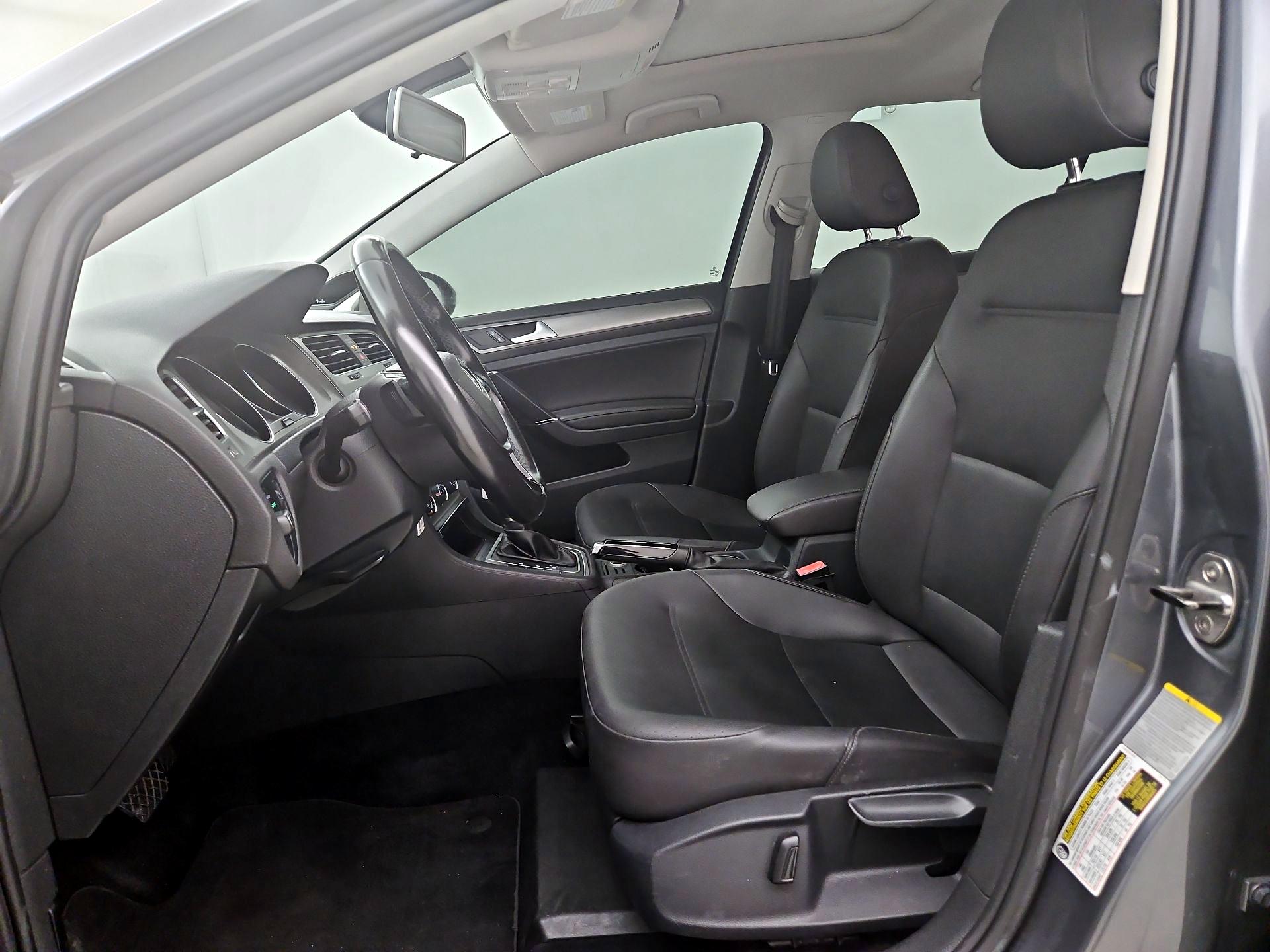 Thumbnail: 2015 Volkswagen Golf - 11