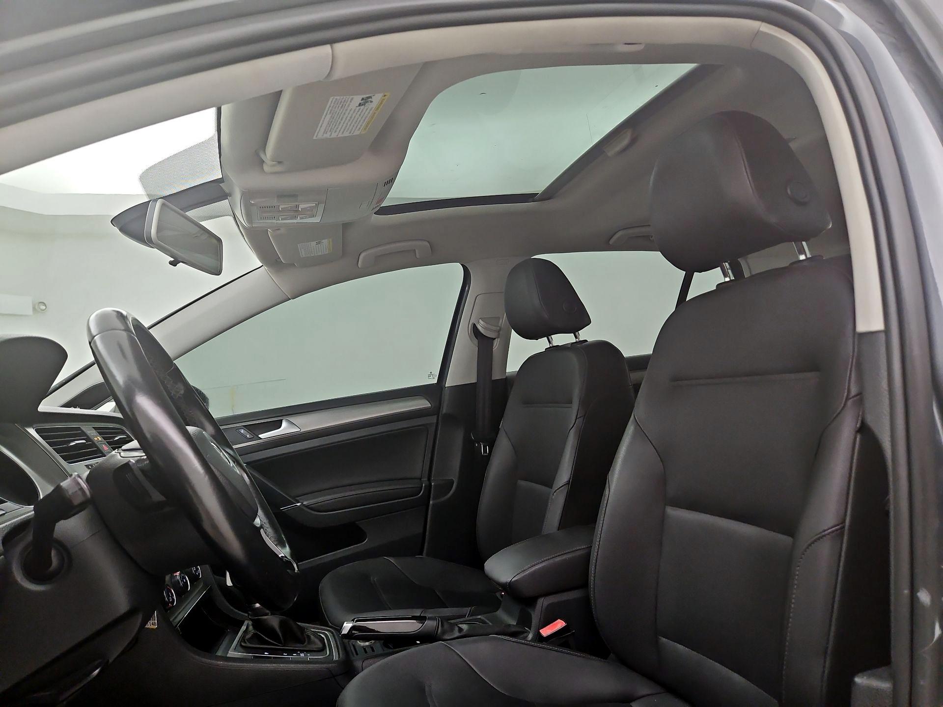 Thumbnail: 2015 Volkswagen Golf - 19
