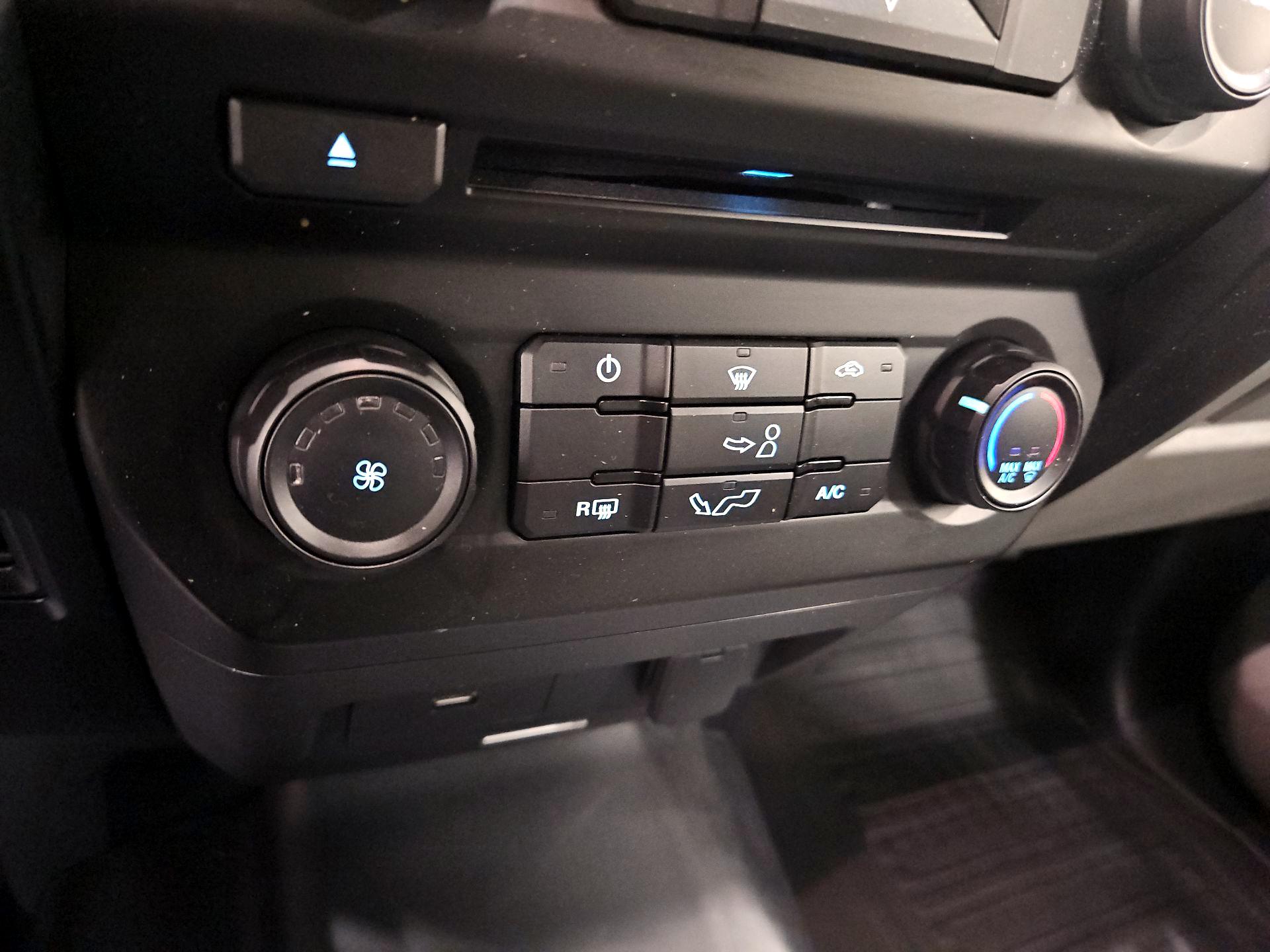 Thumbnail: 2016 Ford F-150 - 16