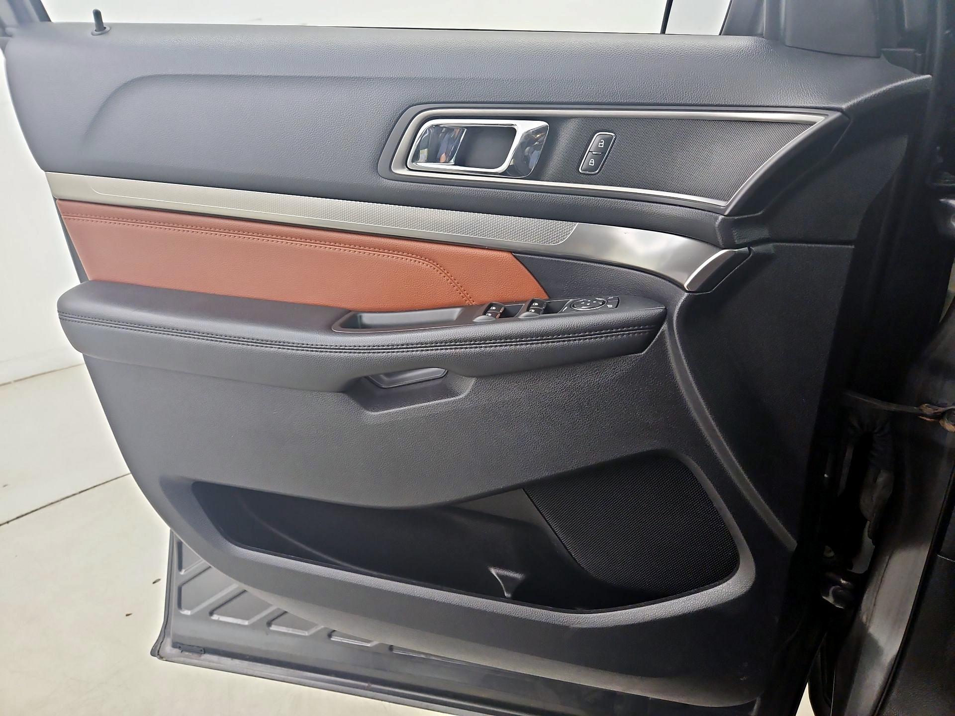 Thumbnail: 2019 Ford Explorer - 12