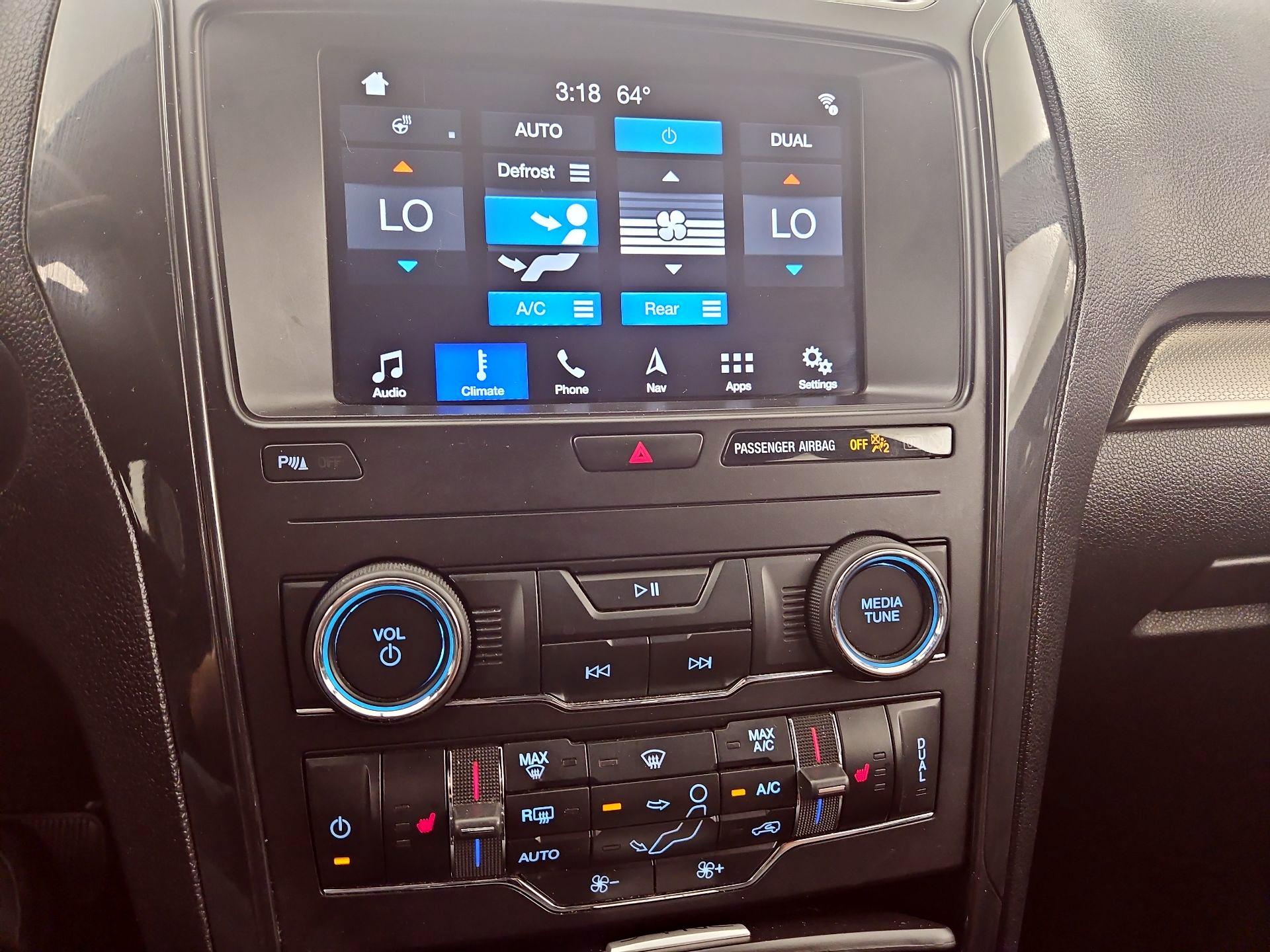 Thumbnail: 2019 Ford Explorer - 17