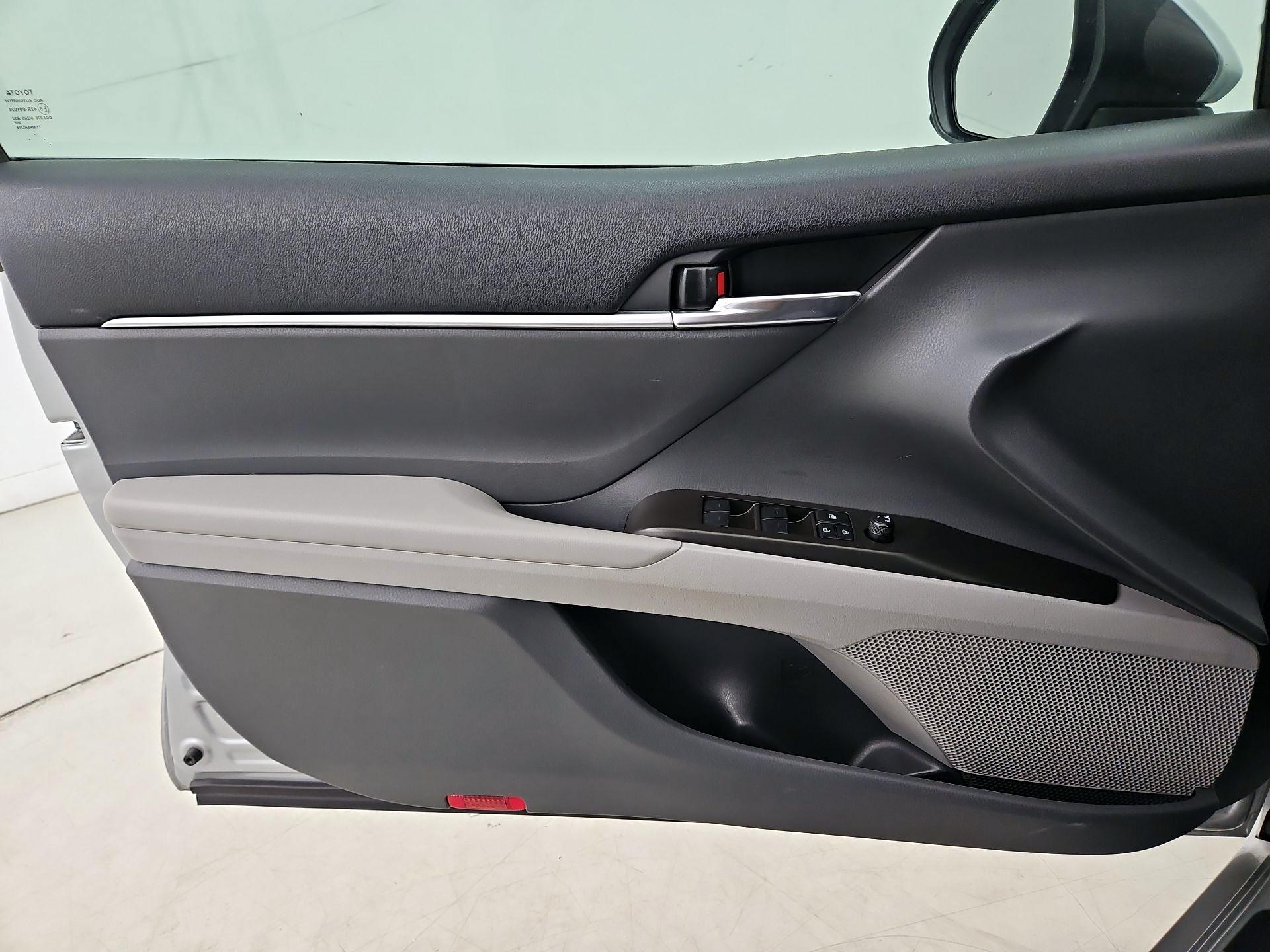 Thumbnail: 2022 Toyota Camry - 12