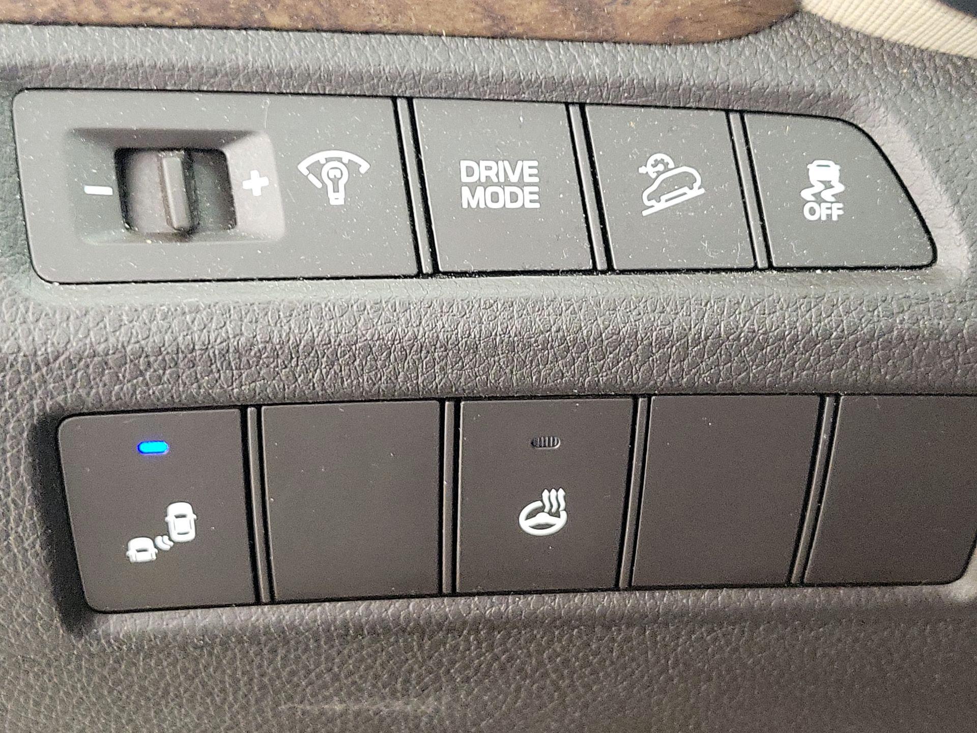 Thumbnail: 2018 Hyundai Santa Fe - 13