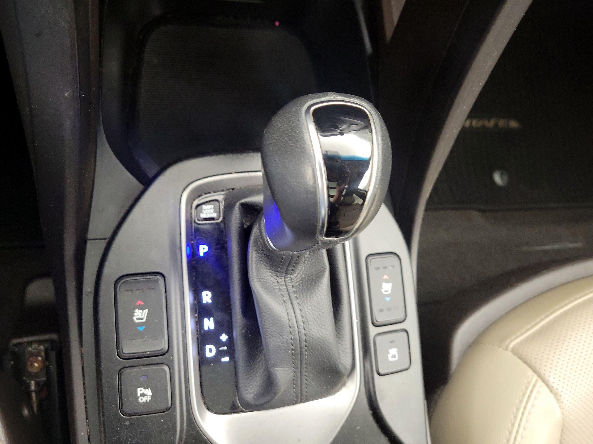 Thumbnail: 2018 Hyundai Santa Fe - 18