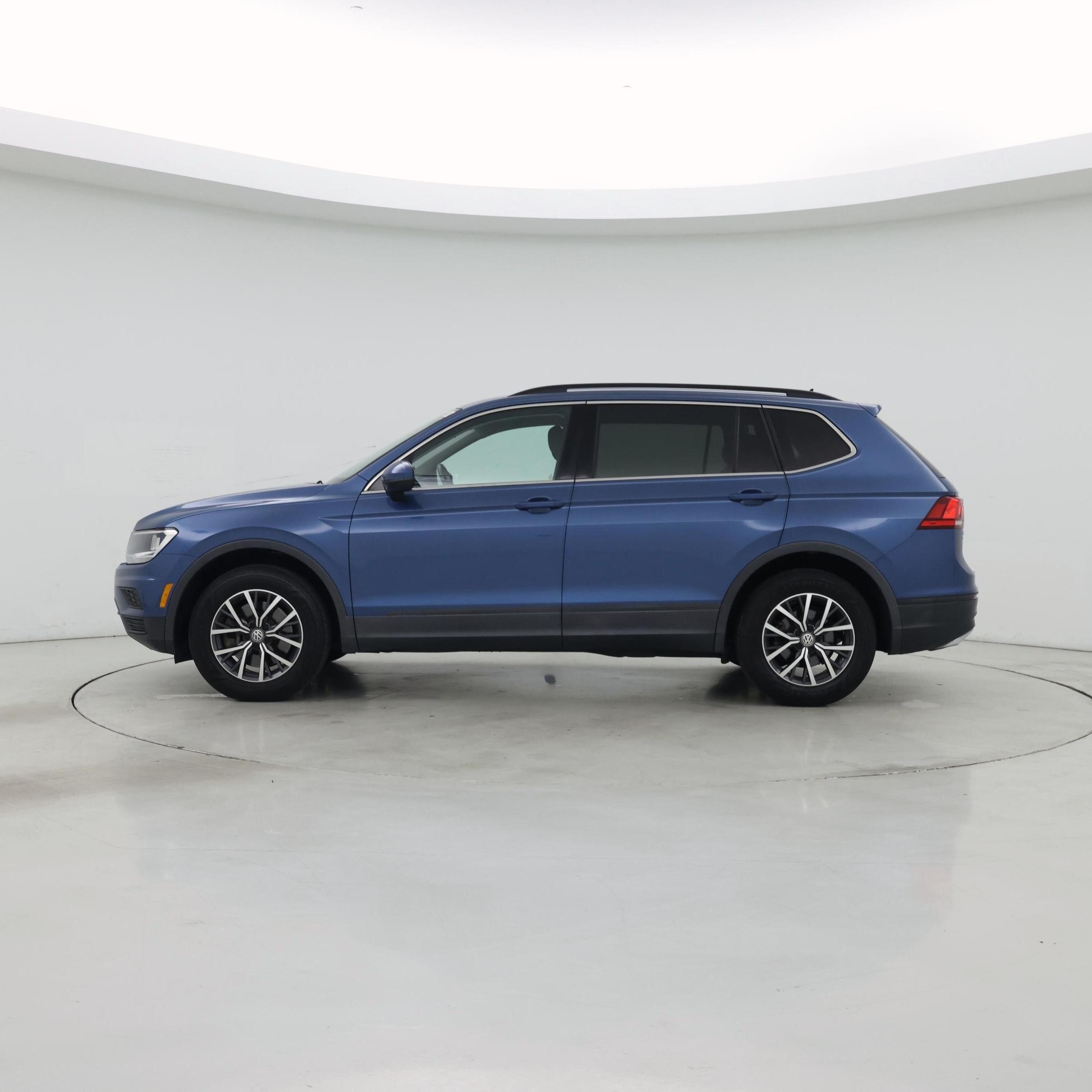 Thumbnail: 2019 Volkswagen Tiguan - 3
