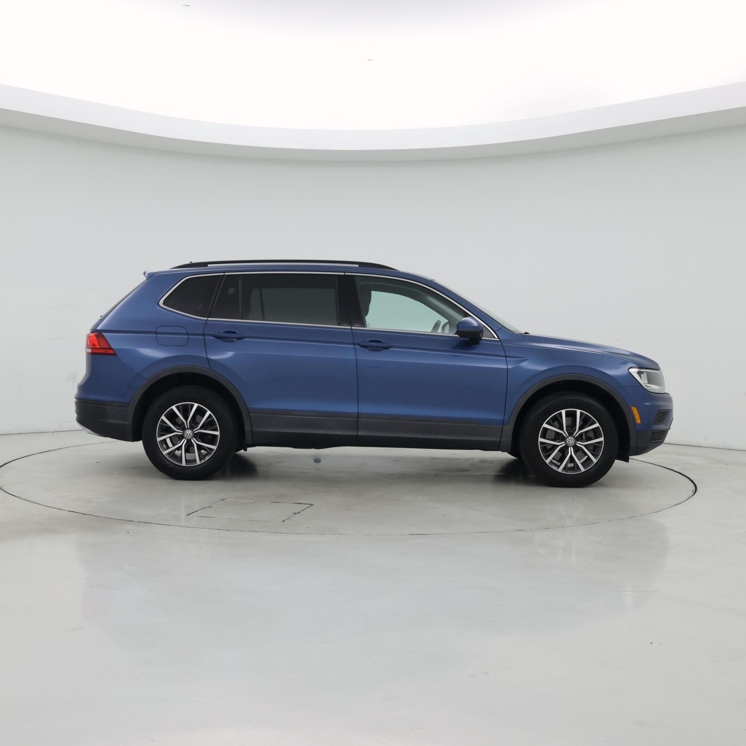 Thumbnail: 2019 Volkswagen Tiguan - 7