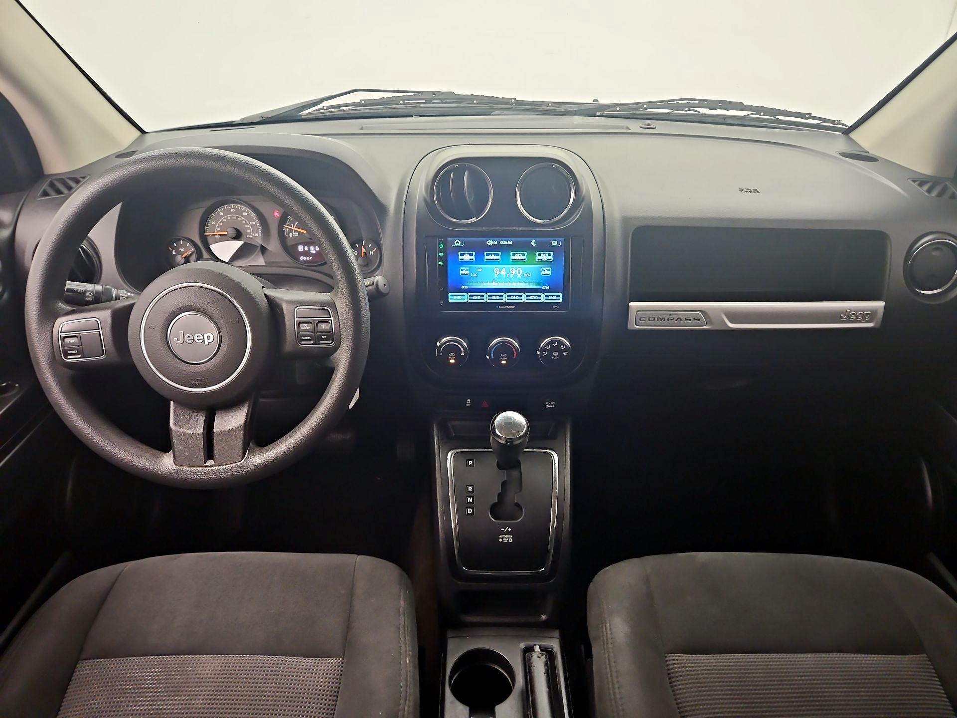 Thumbnail: 2016 Jeep Compass - 9
