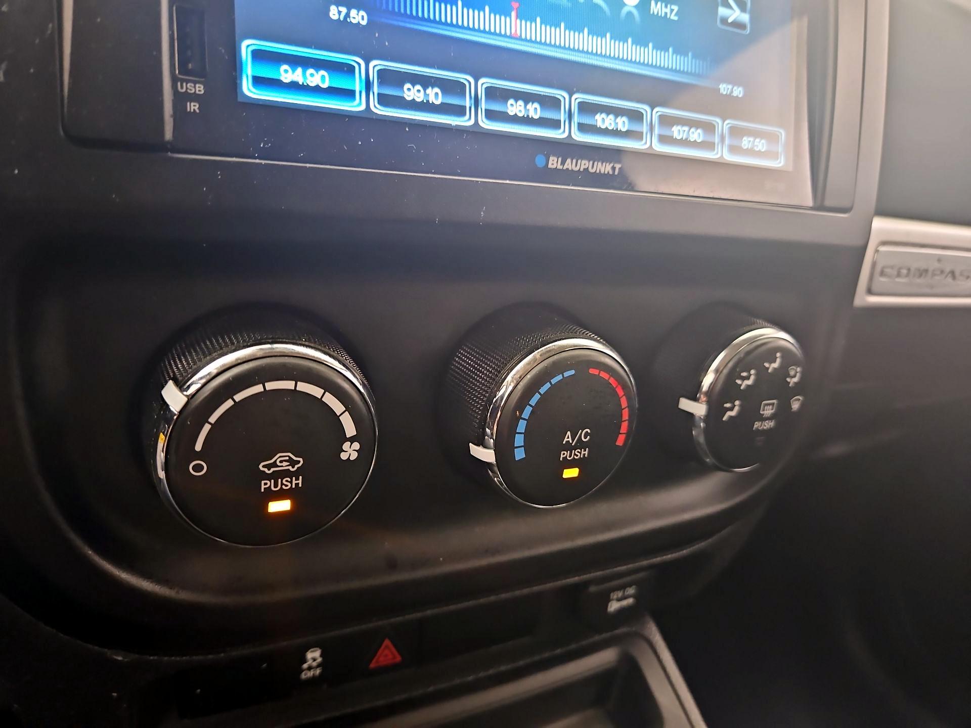 Thumbnail: 2016 Jeep Compass - 15