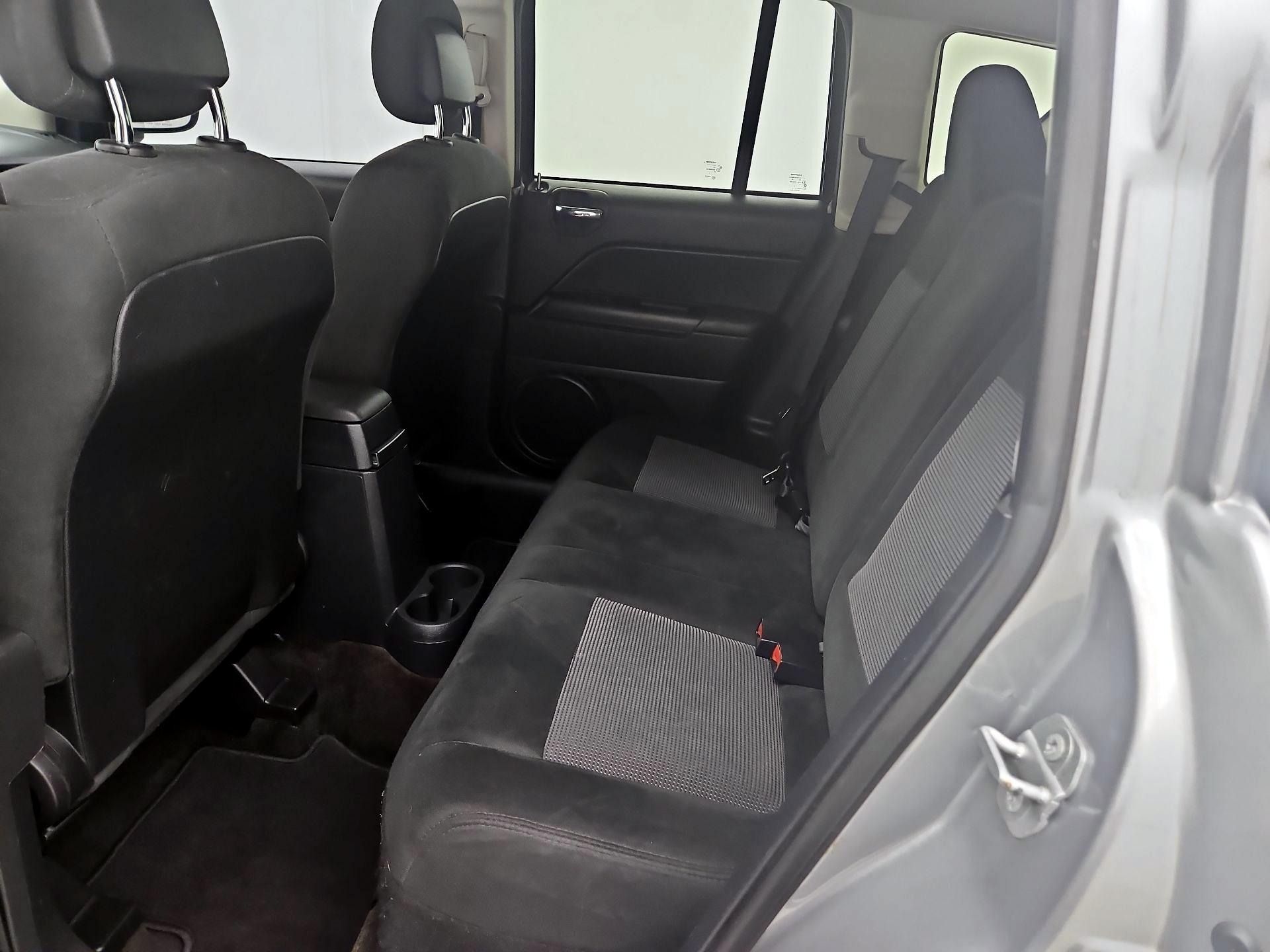 Thumbnail: 2016 Jeep Compass - 17